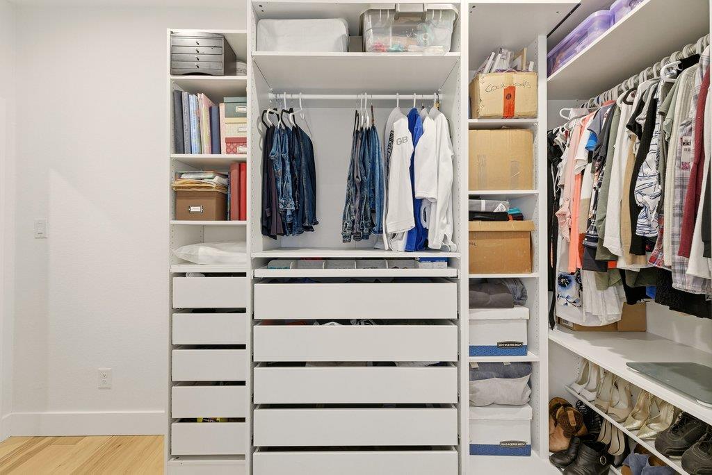 708 Newport Dr, Spicewood, TX 78669