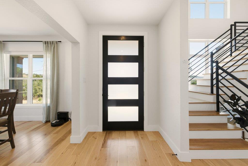 708 Newport Dr, Spicewood, TX 78669