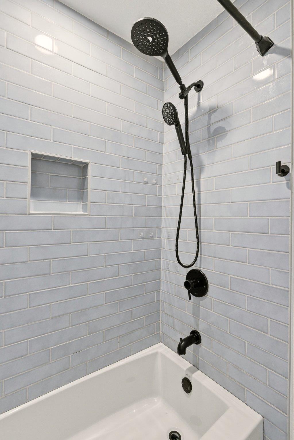 708 Newport Dr, Spicewood, TX 78669