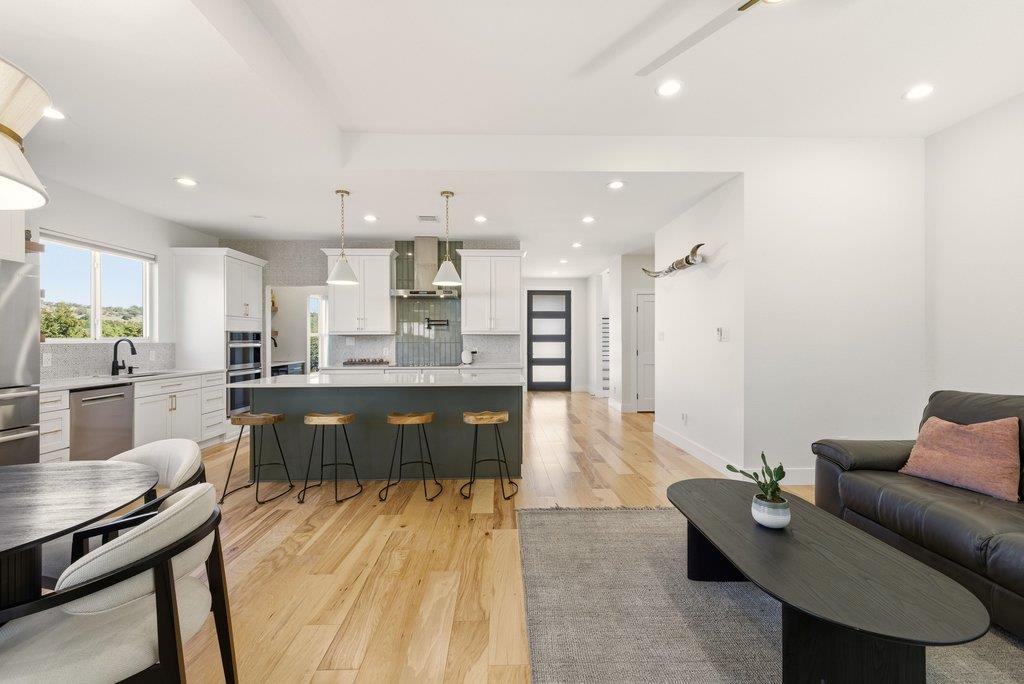 708 Newport Dr, Spicewood, TX 78669