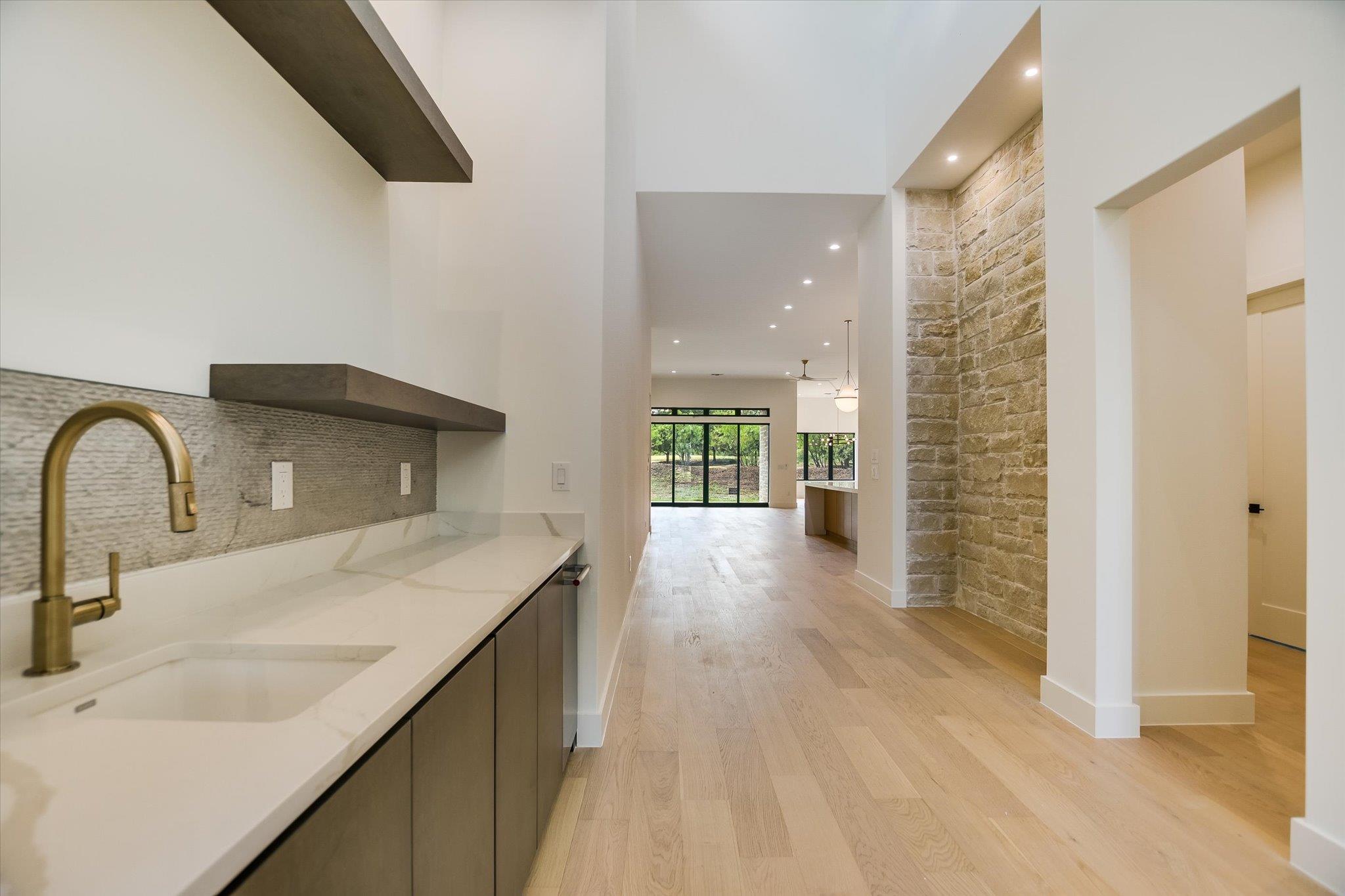 121 Azalea Loop, Horseshoe Bay, TX 78657