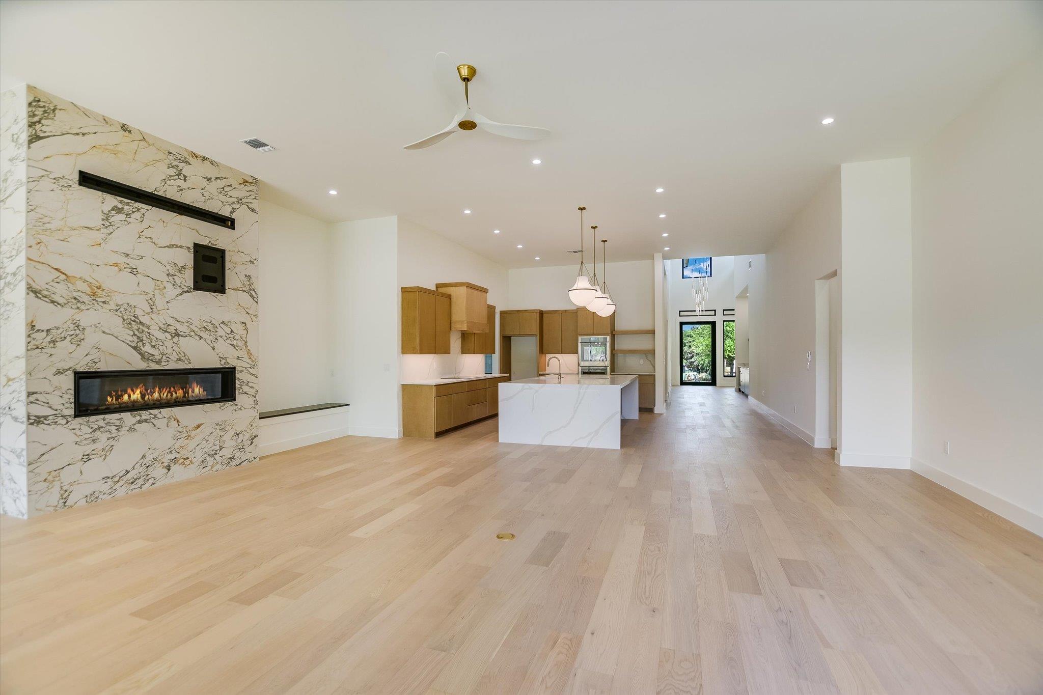 121 Azalea Loop, Horseshoe Bay, TX 78657