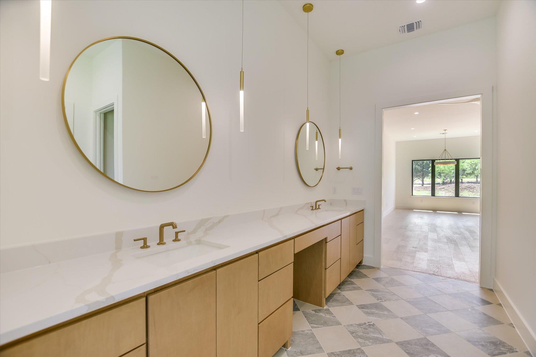 121 Azalea Loop, Horseshoe Bay, TX 78657