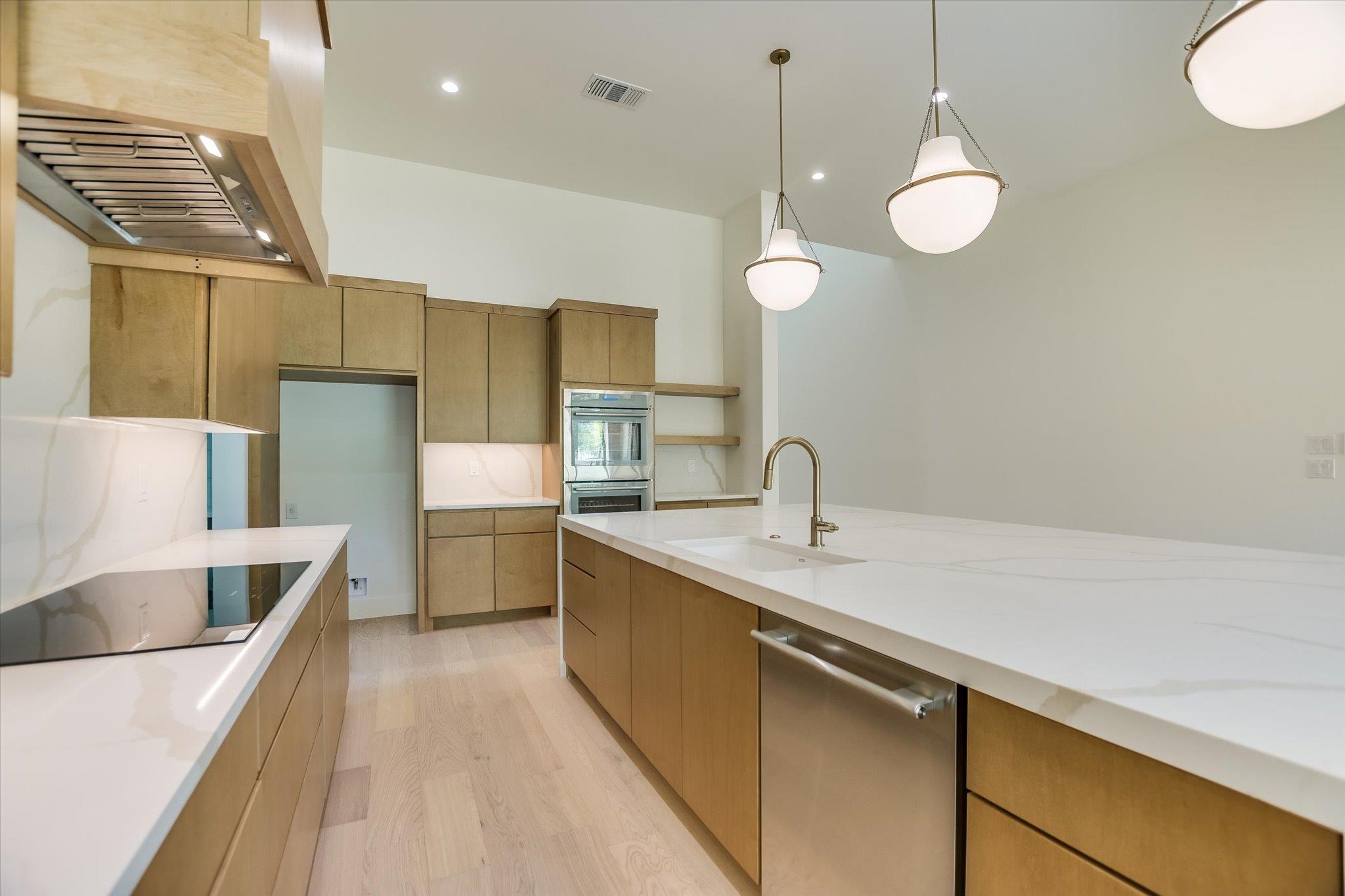 121 Azalea Loop, Horseshoe Bay, TX 78657