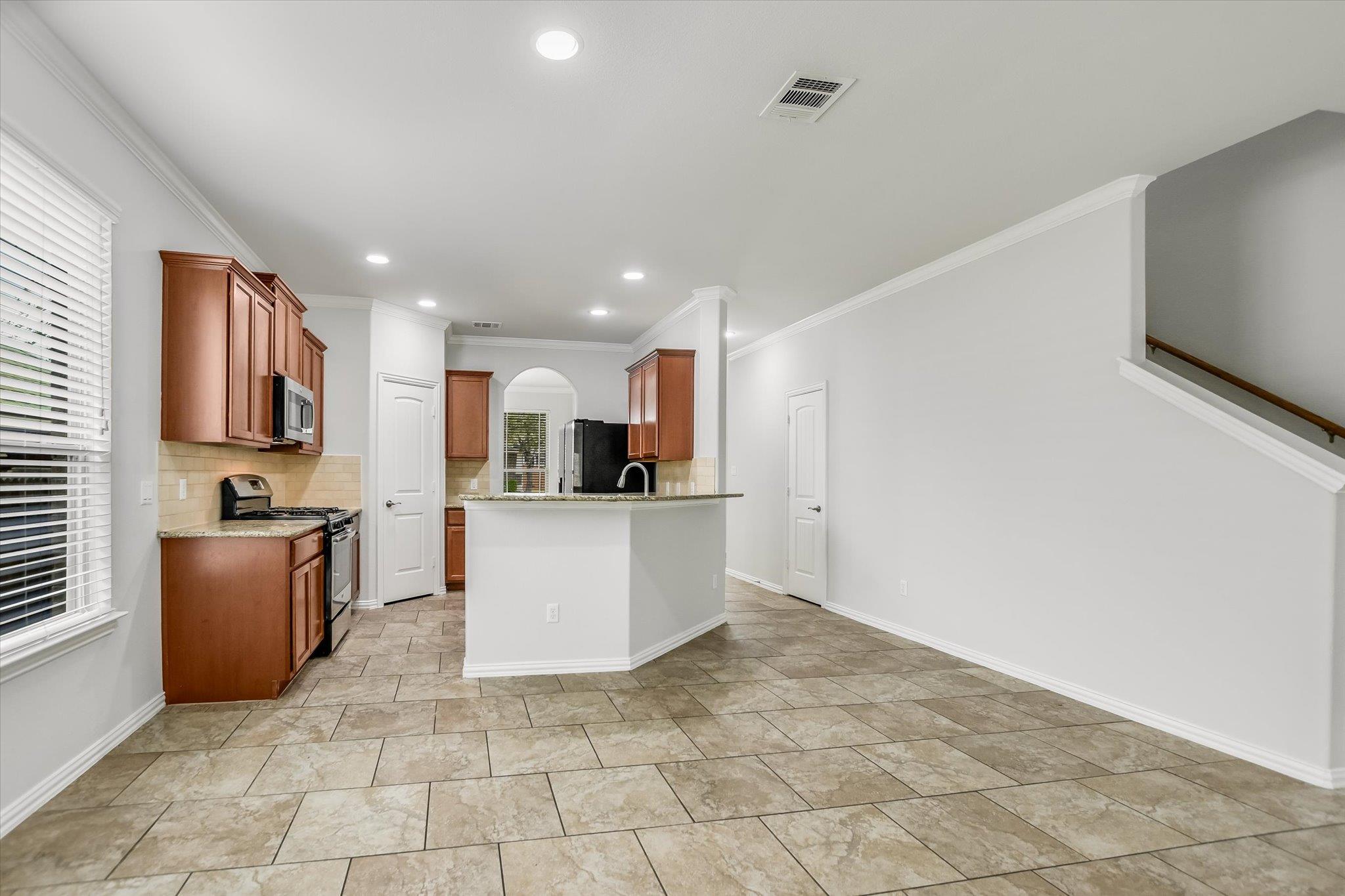 3741 BAINBRIDGE St, Round Rock, TX 78681