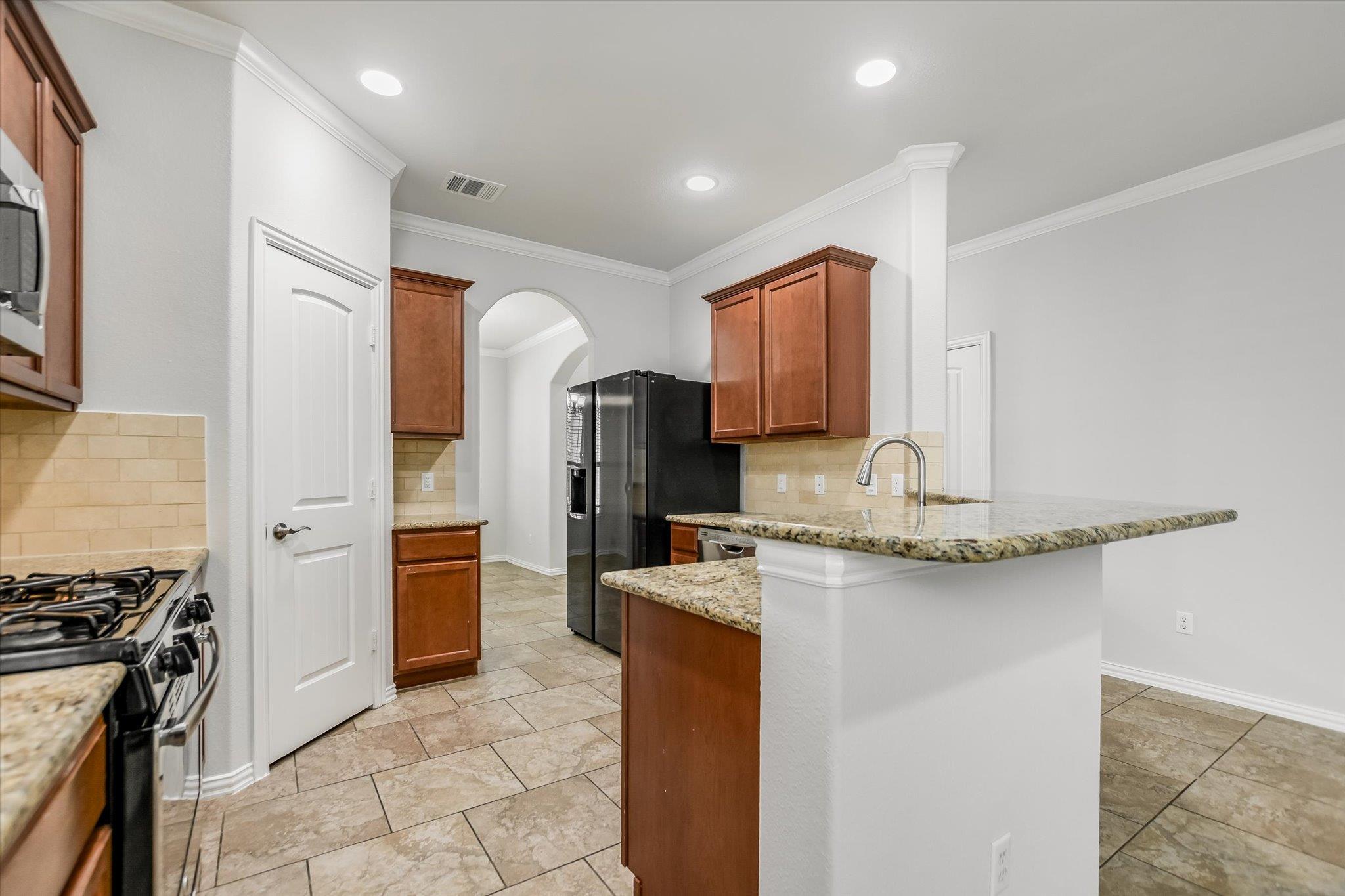 3741 BAINBRIDGE St, Round Rock, TX 78681