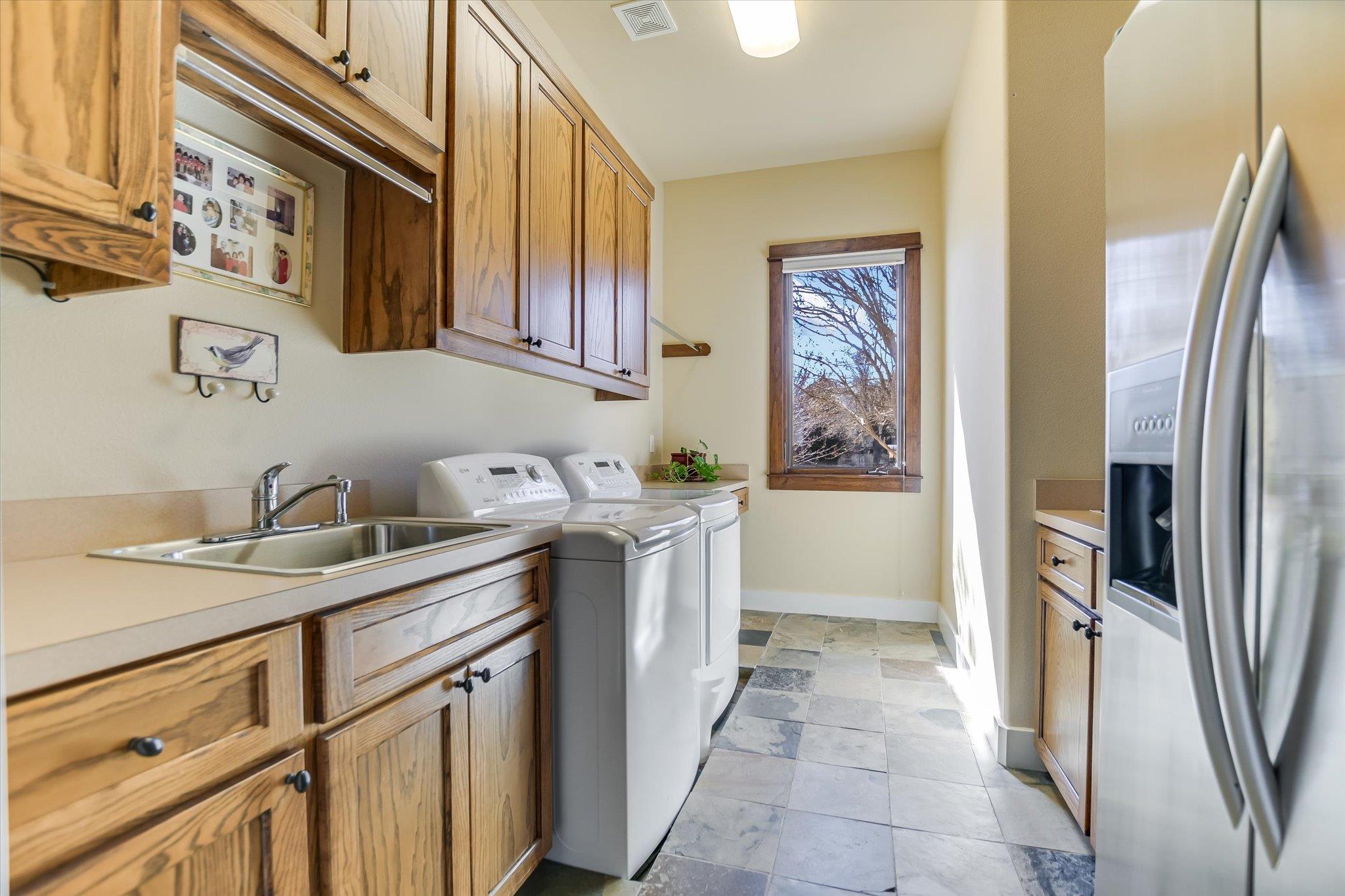 2506 Sailpoint Dr, Spicewood, TX 78669