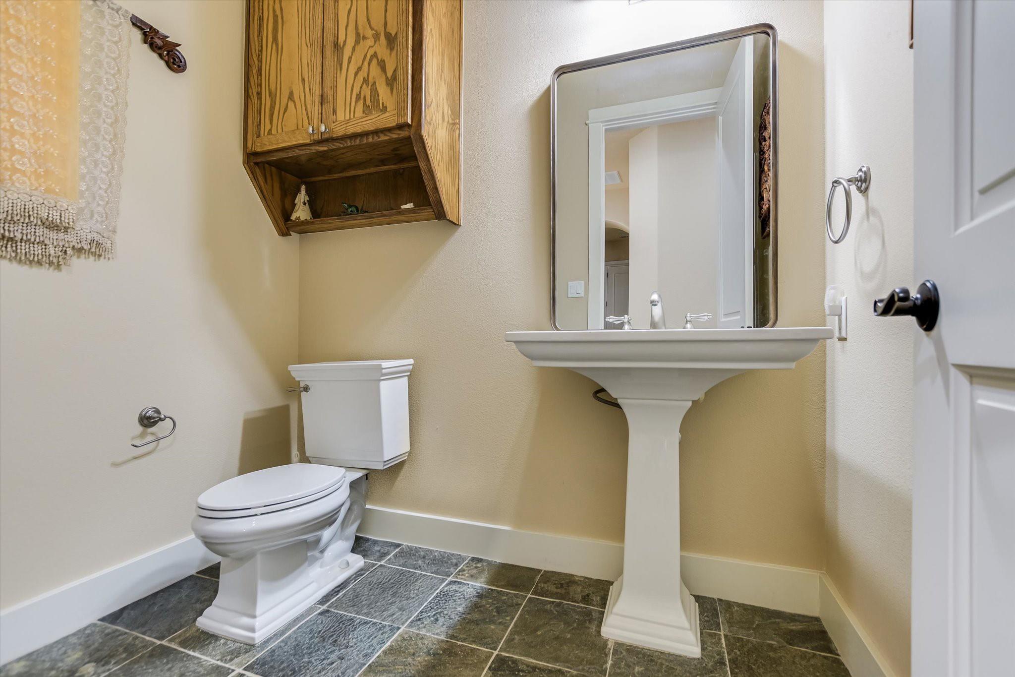 2506 Sailpoint Dr, Spicewood, TX 78669