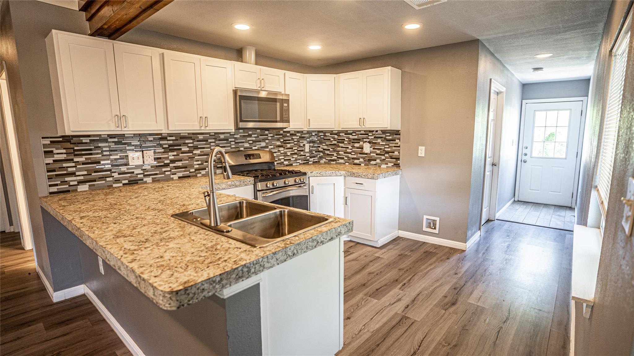 106 W Hoopes Ave, Pflugerville, TX 78660