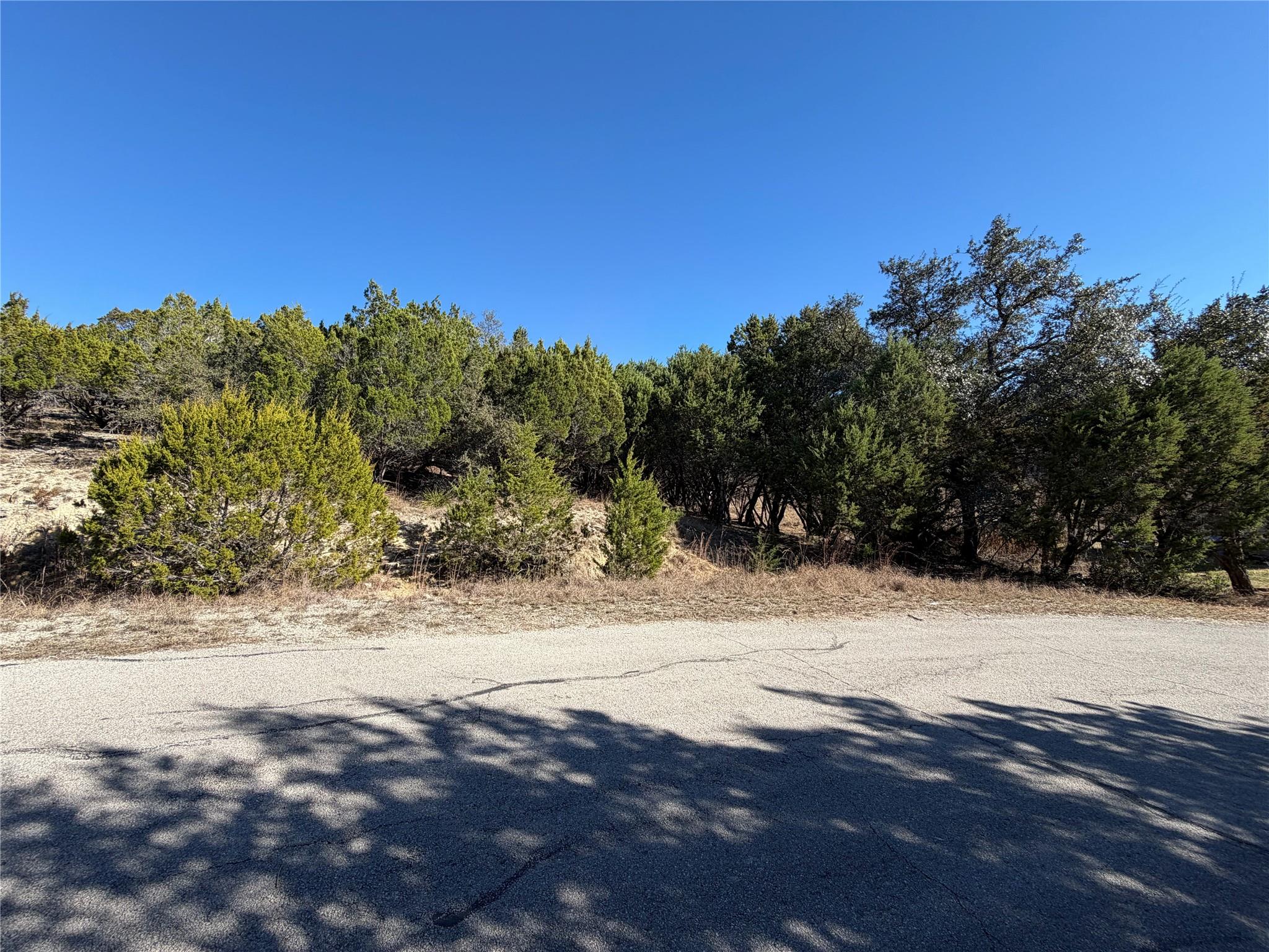 5001 Arrowhead Dr, Lago Vista, TX 78645