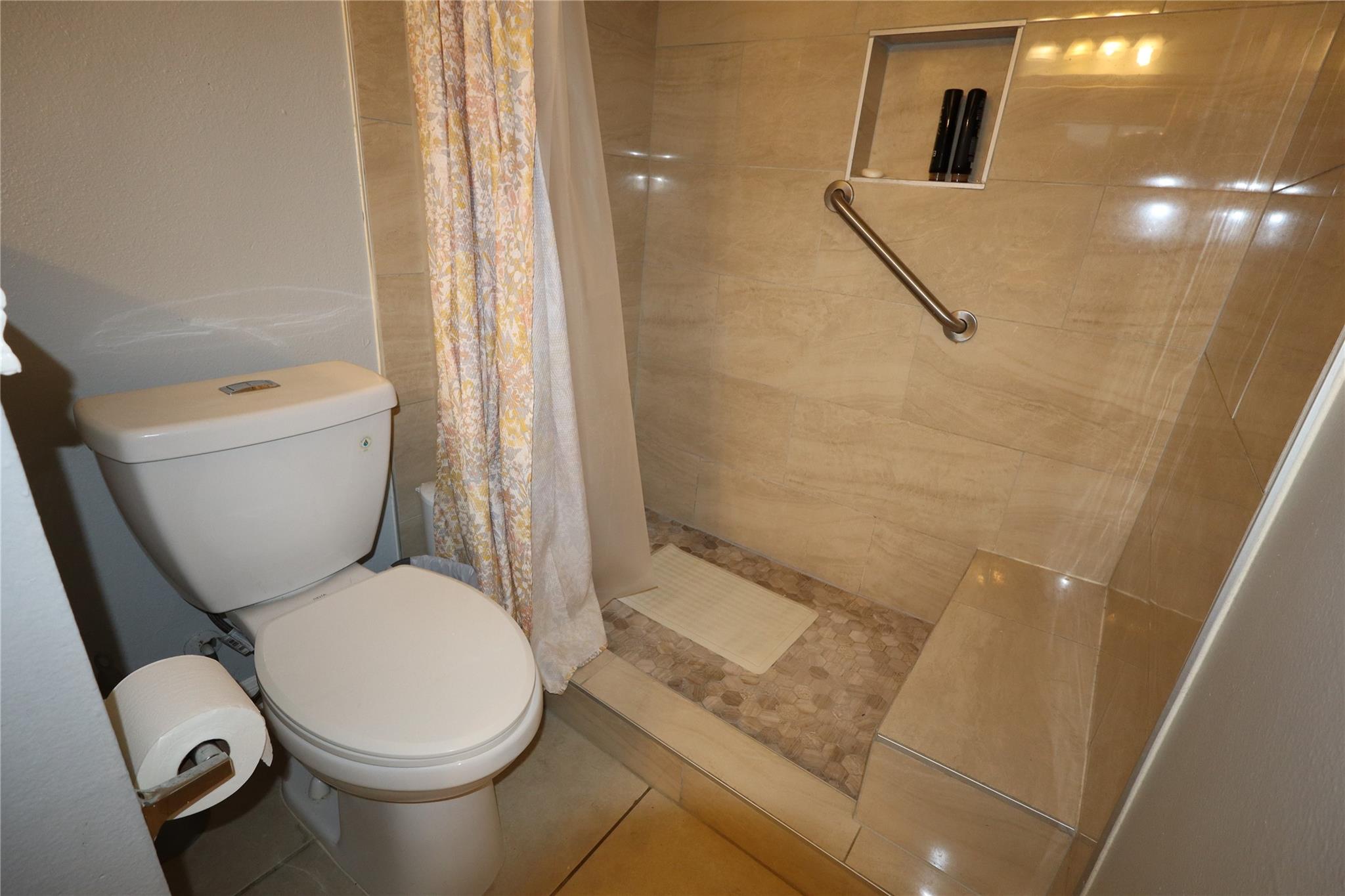 7003 Apperson St, Del Valle, TX 78617