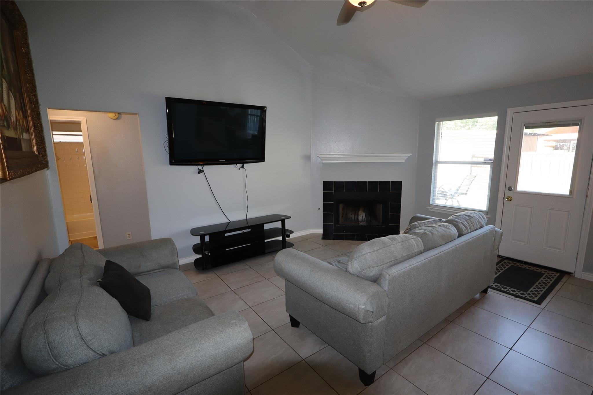 7003 Apperson St, Del Valle, TX 78617