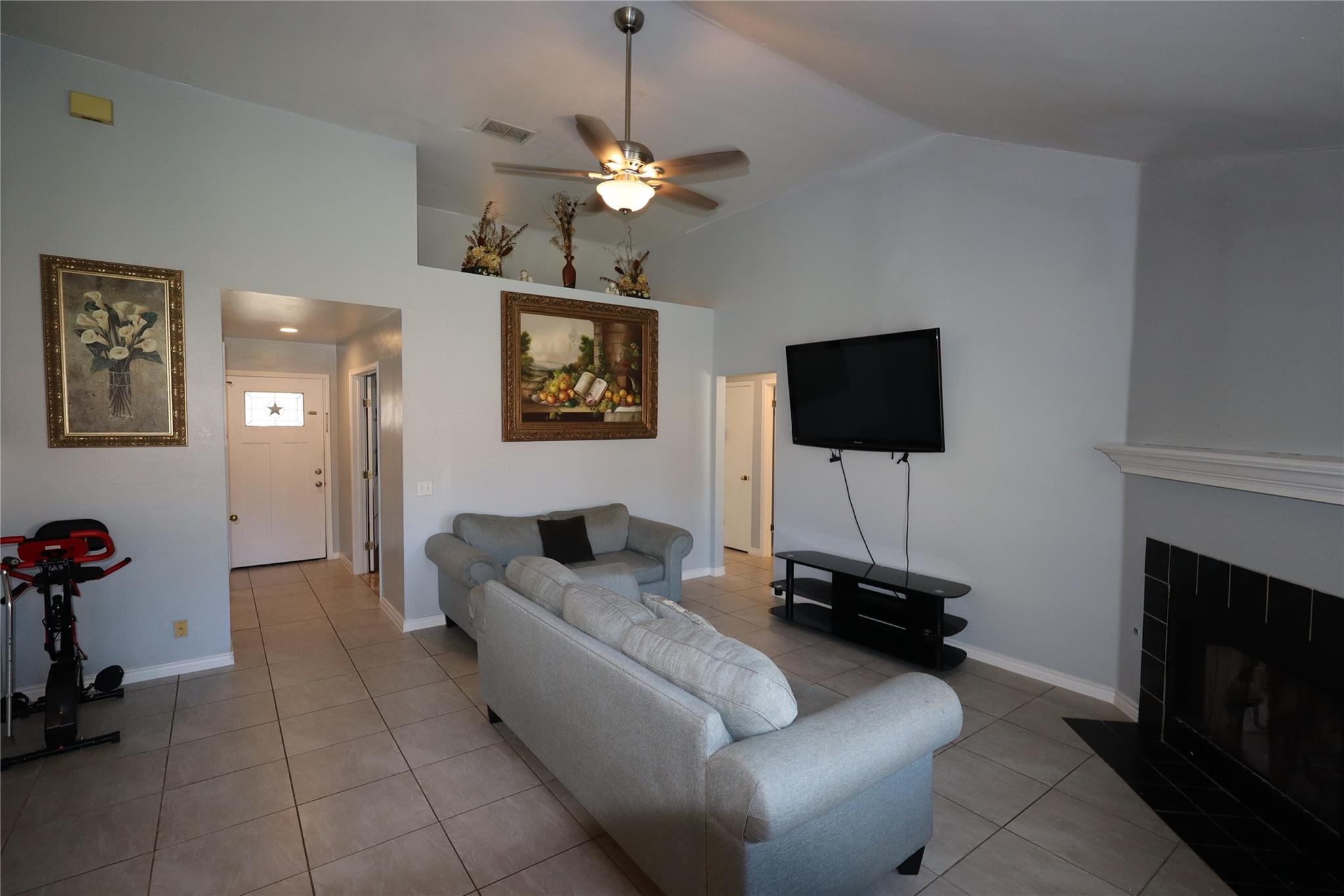 7003 Apperson St, Del Valle, TX 78617