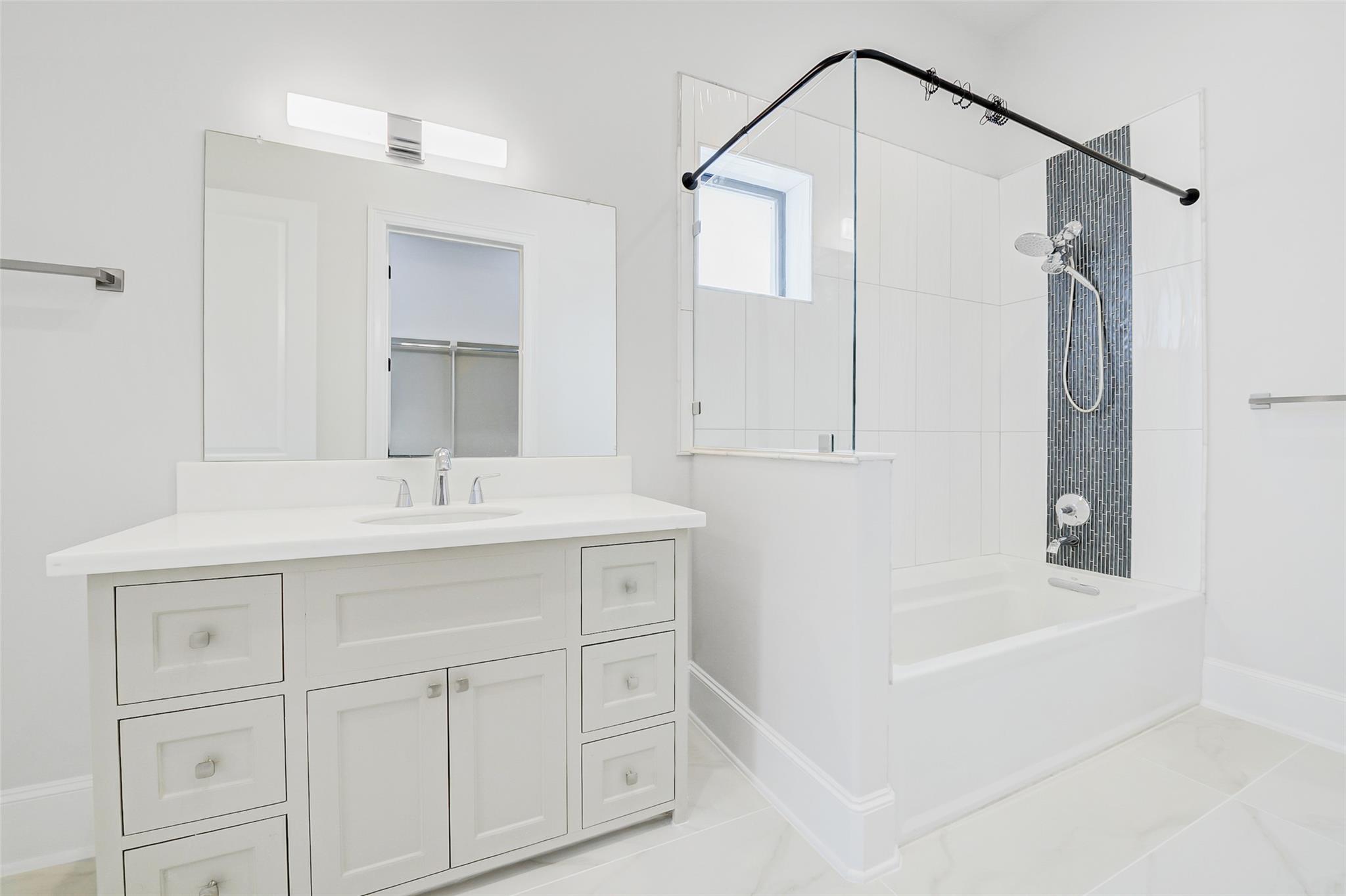 2822 Westgrove Ln, Houston, TX 77027