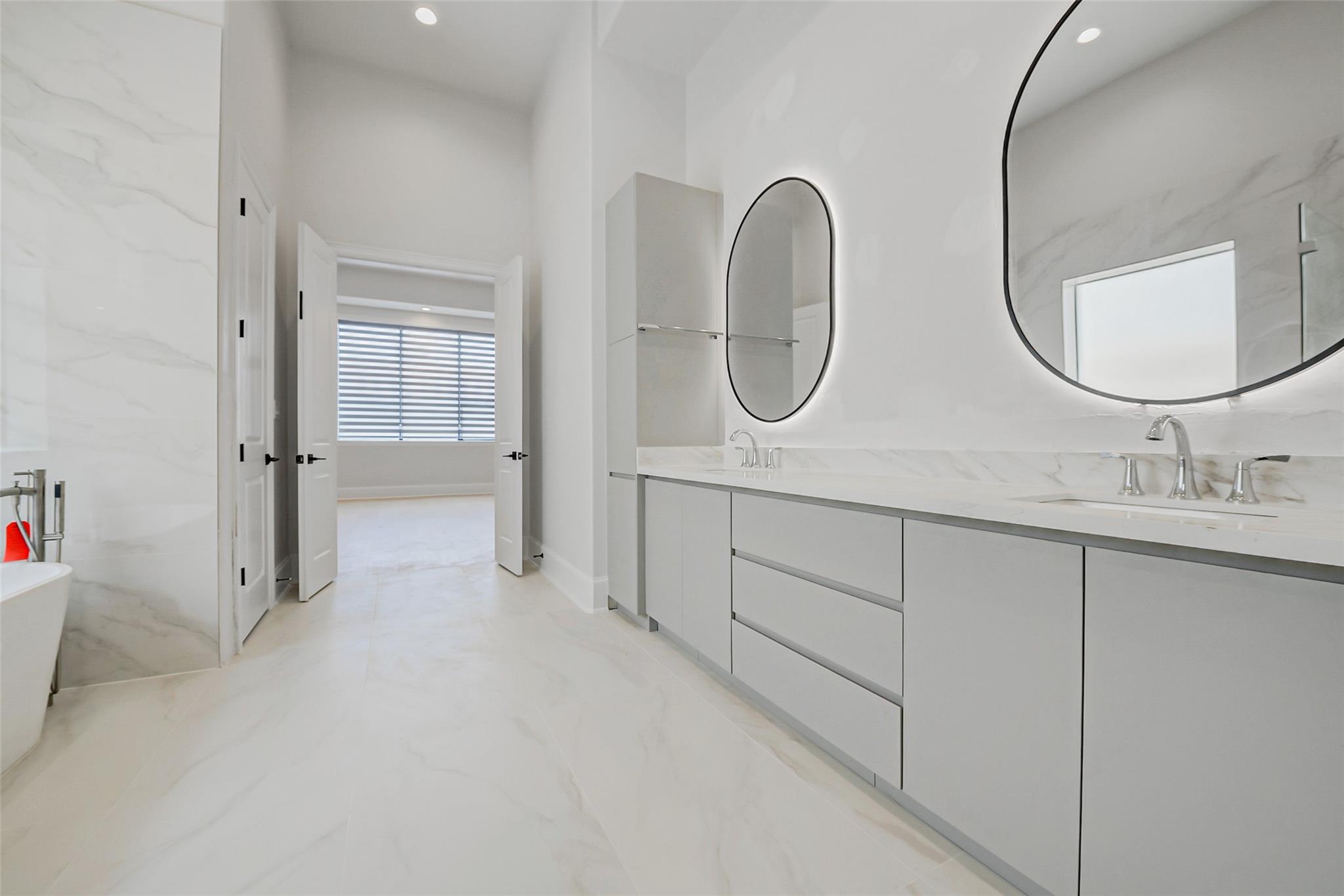 2822 Westgrove Ln, Houston, TX 77027