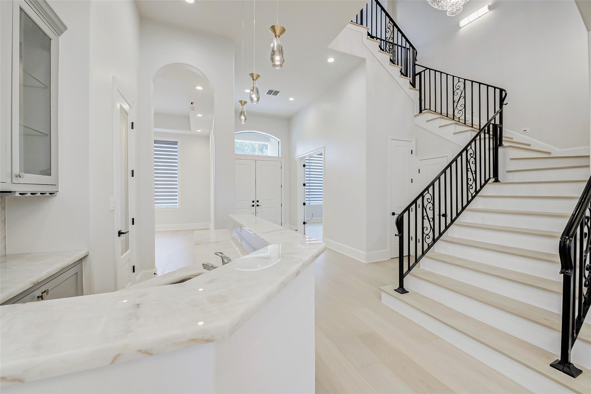 2822 Westgrove Ln, Houston, TX 77027