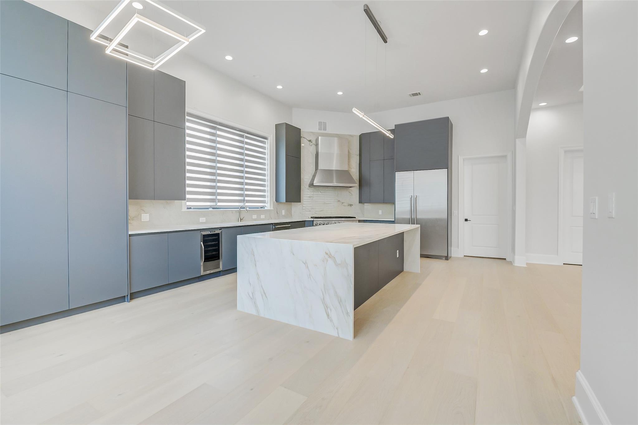 2822 Westgrove Ln, Houston, TX 77027