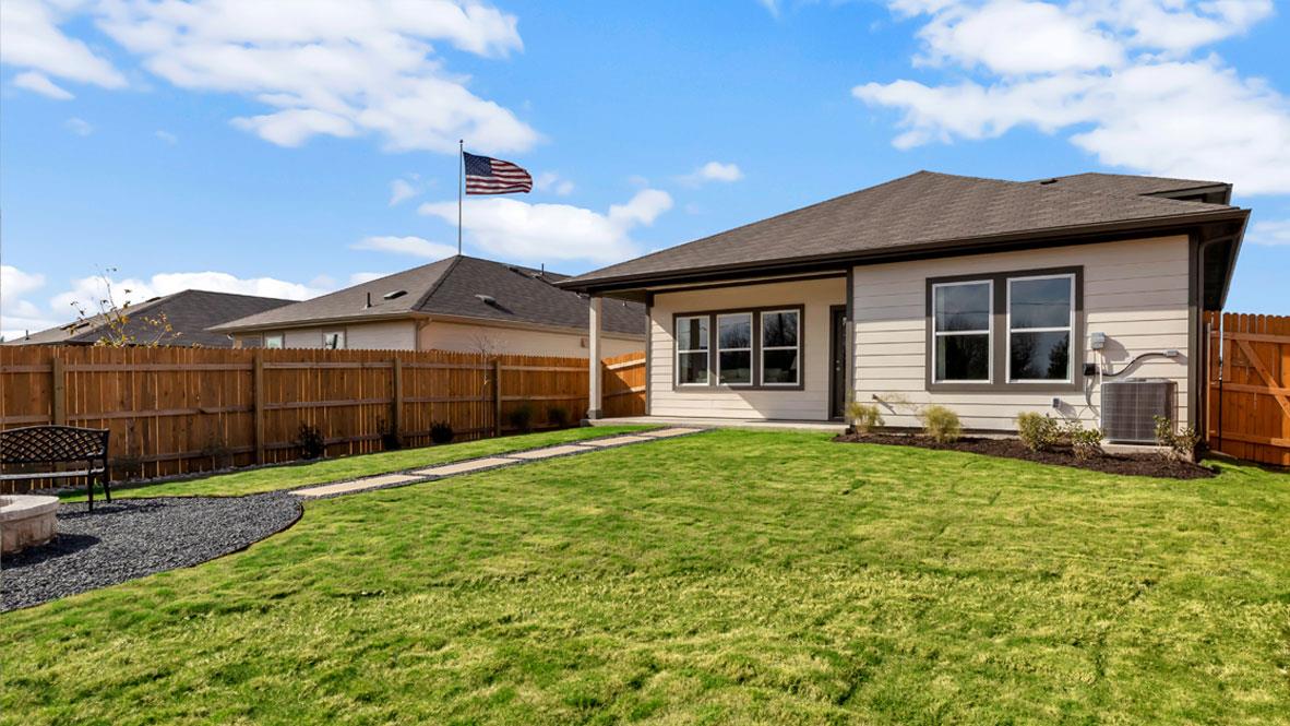 288 MUSTANG LAKE Cir, Buda, TX 78610