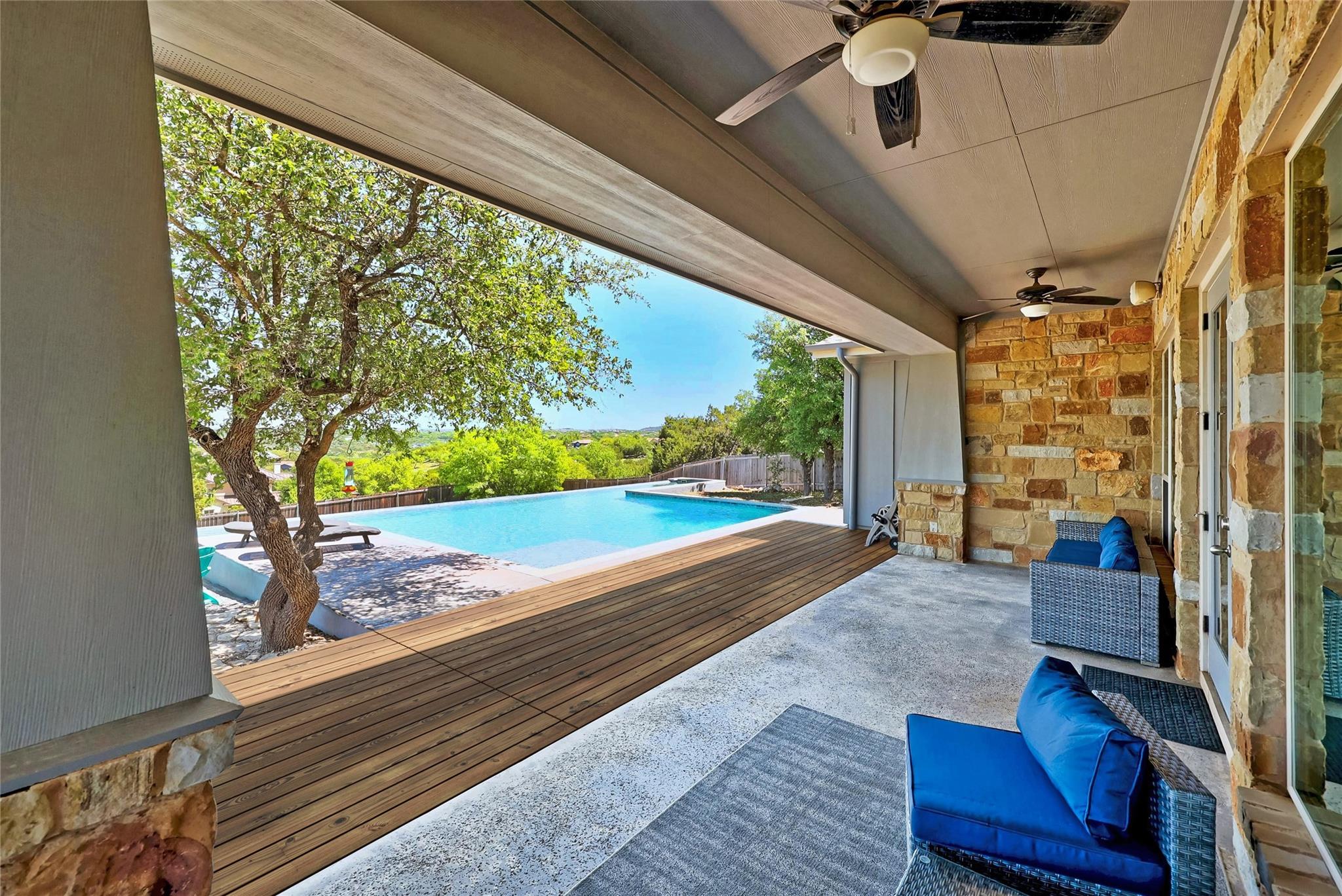 20117 HAYSTACK Cv, Spicewood, TX 78669