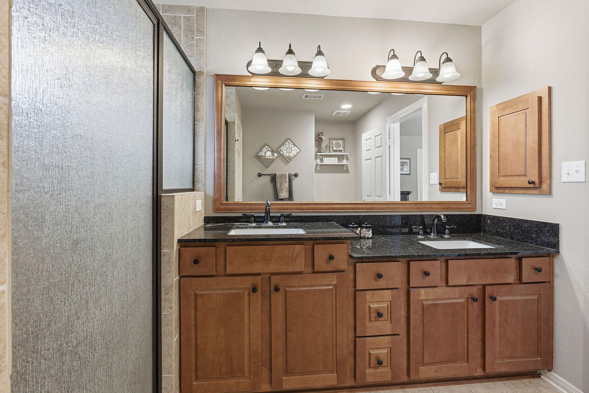 8 Stone Creek Cir, Wimberley, TX 78676