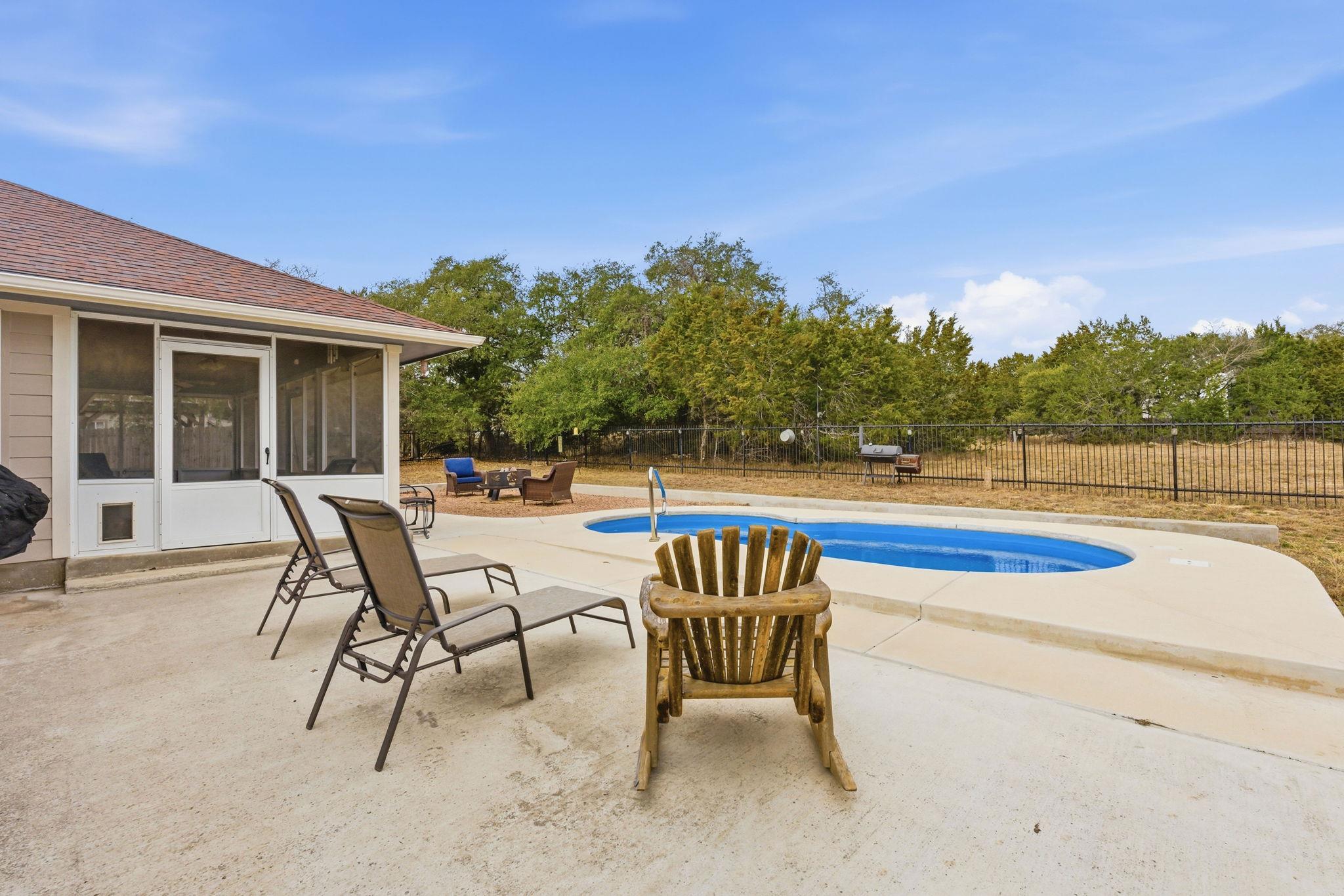 8 Stone Creek Cir, Wimberley, TX 78676
