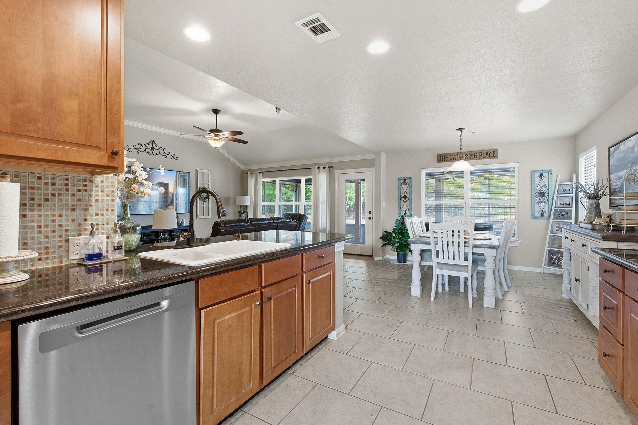 8 Stone Creek Cir, Wimberley, TX 78676