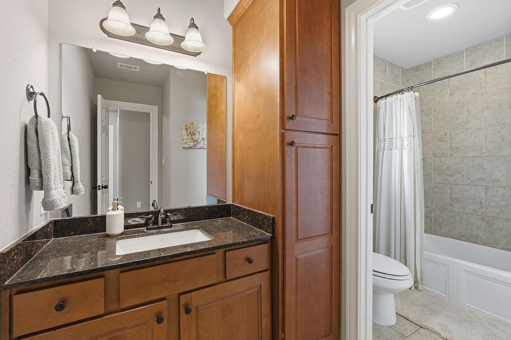 8 Stone Creek Cir, Wimberley, TX 78676