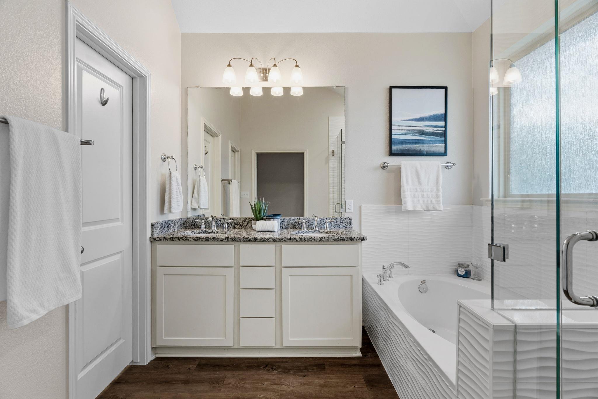 235 Sage Holw S, Dripping Springs, TX 78620