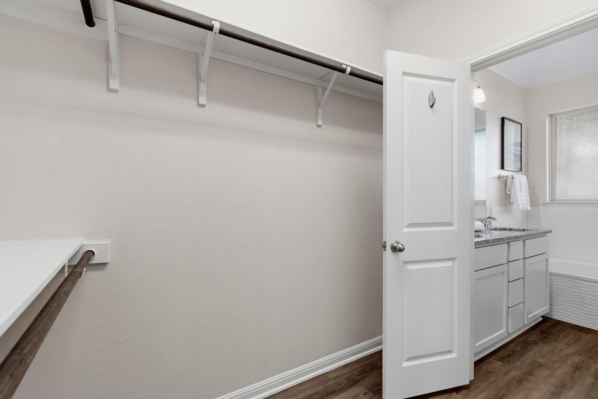 235 Sage Holw S, Dripping Springs, TX 78620