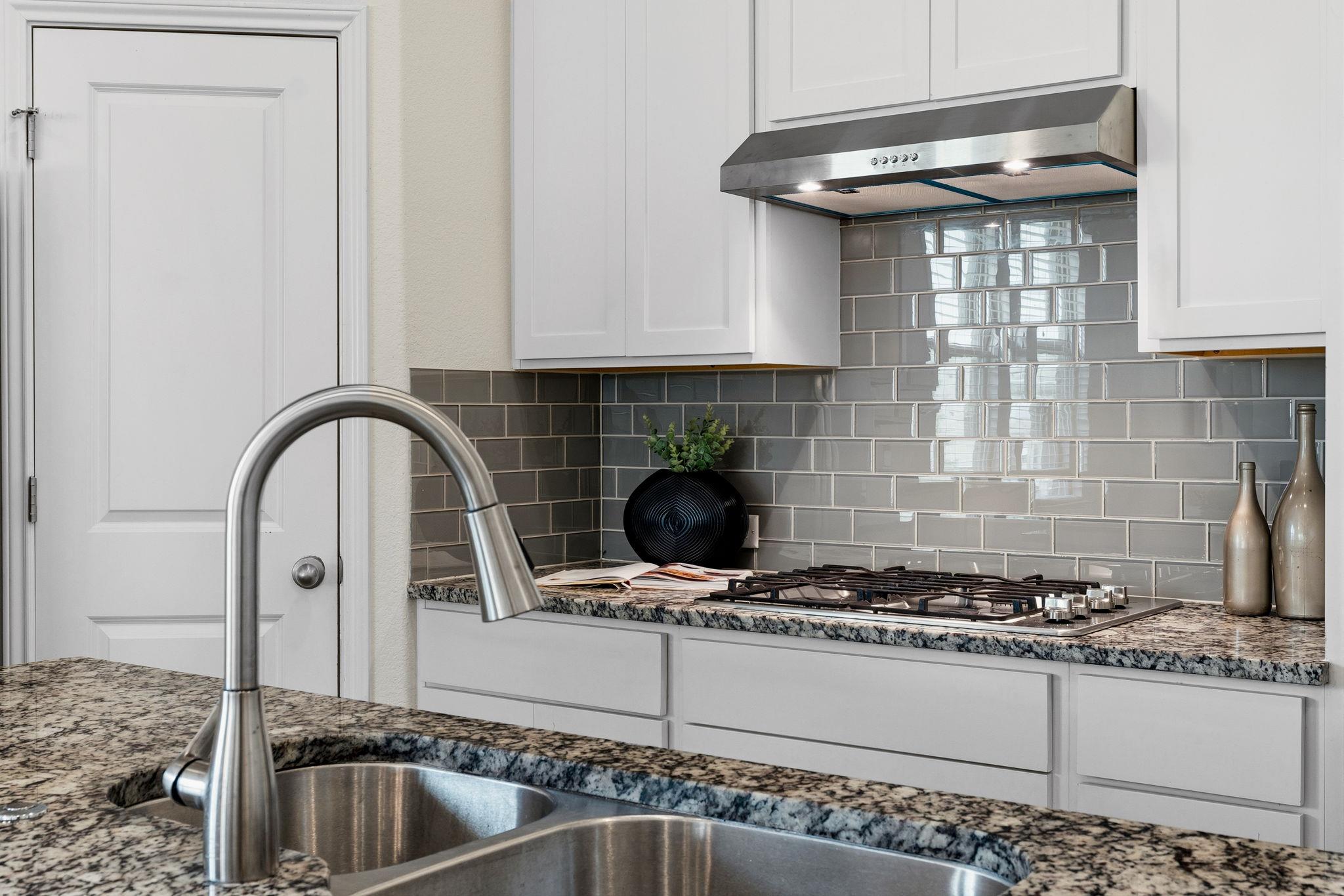 235 Sage Holw S, Dripping Springs, TX 78620