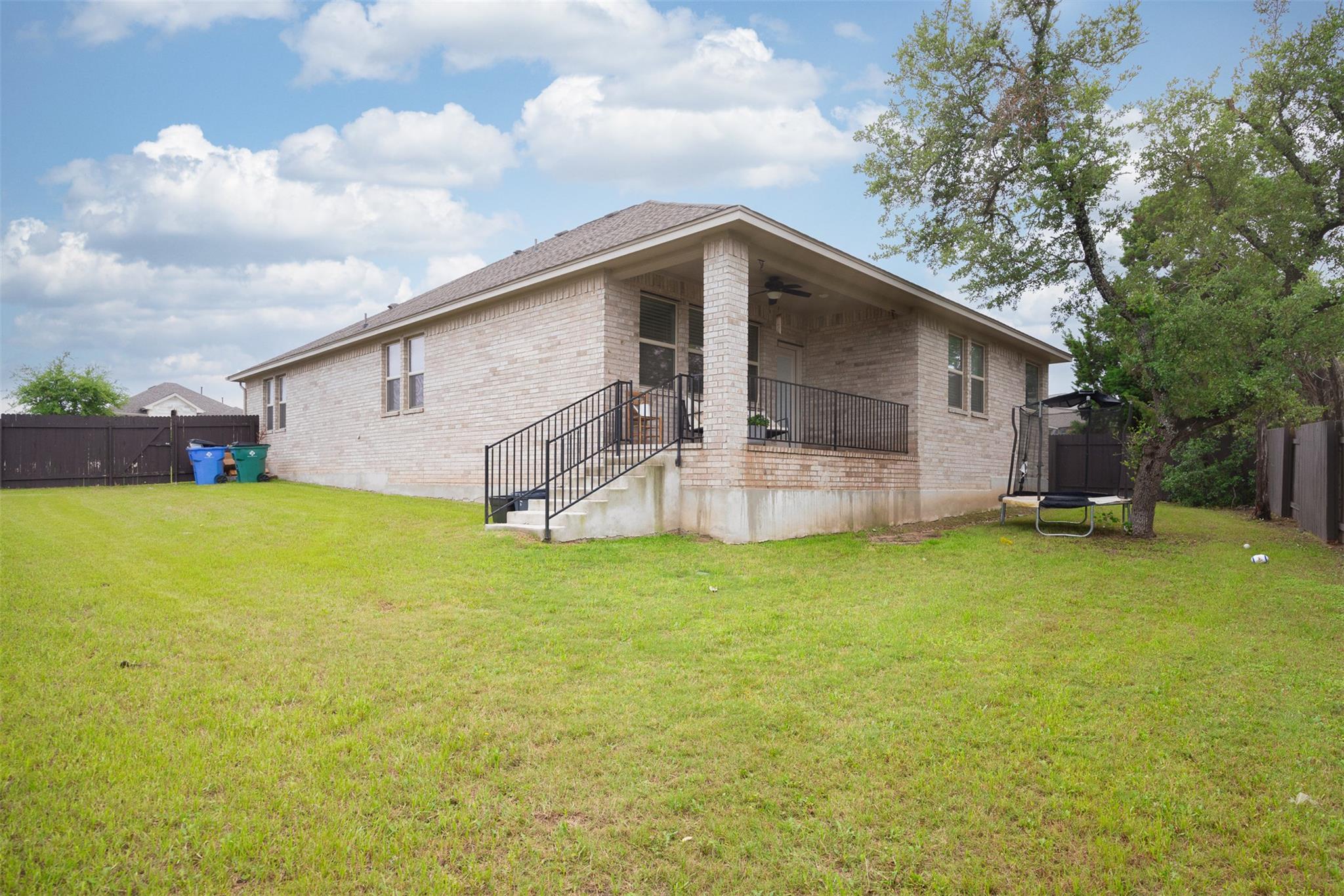 235 Sage Holw S, Dripping Springs, TX 78620