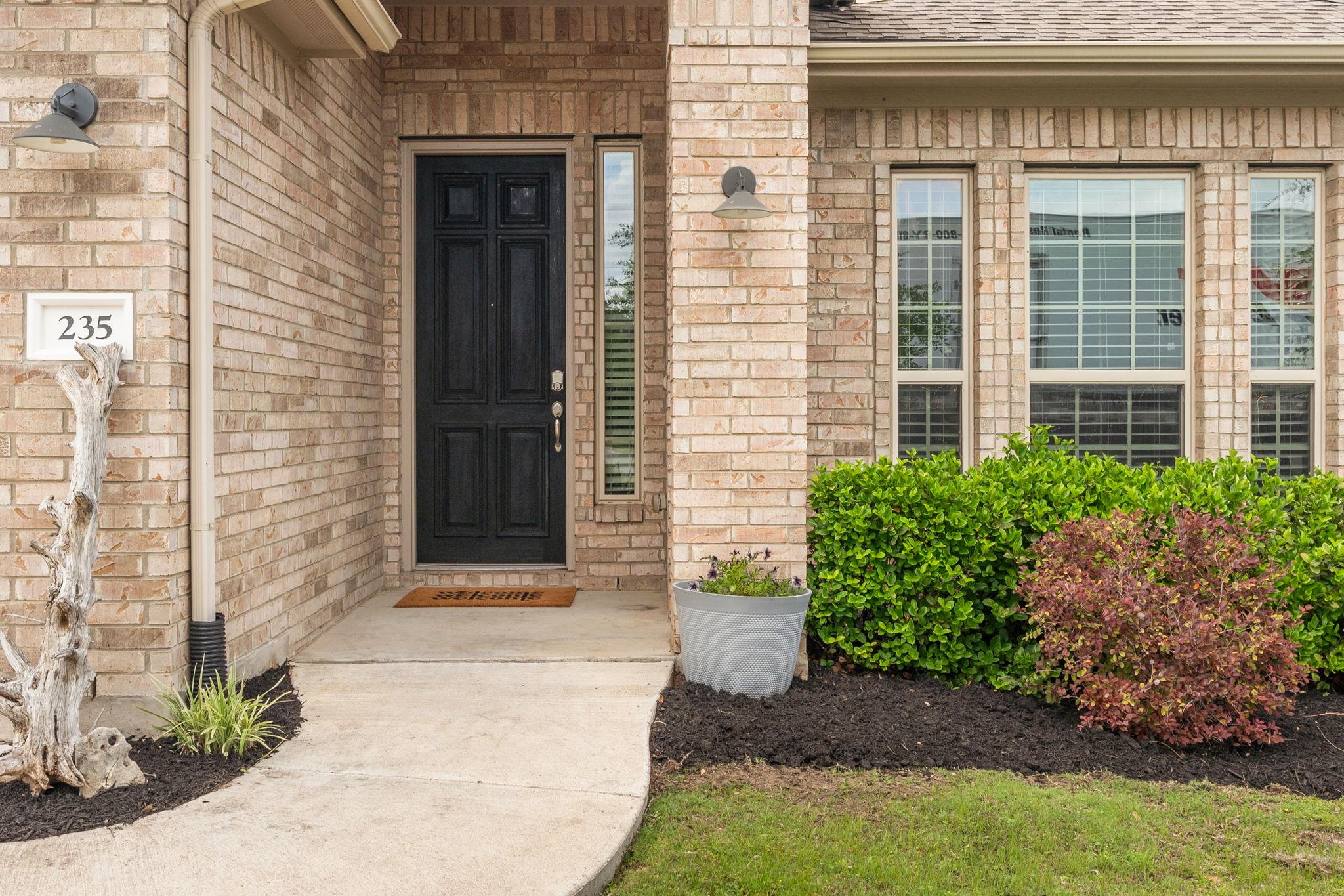 235 Sage Holw S, Dripping Springs, TX 78620