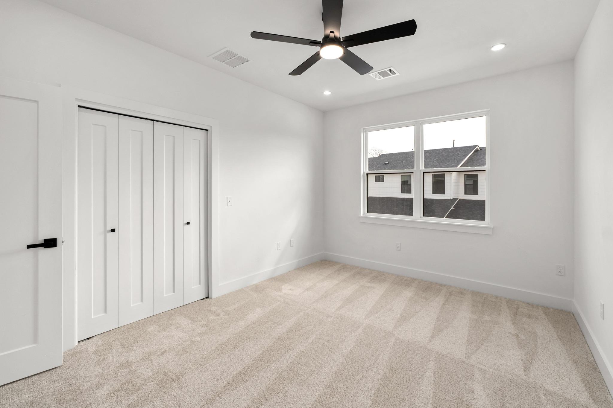 1500 Sylvan Glade # 1A, Austin, TX 78745