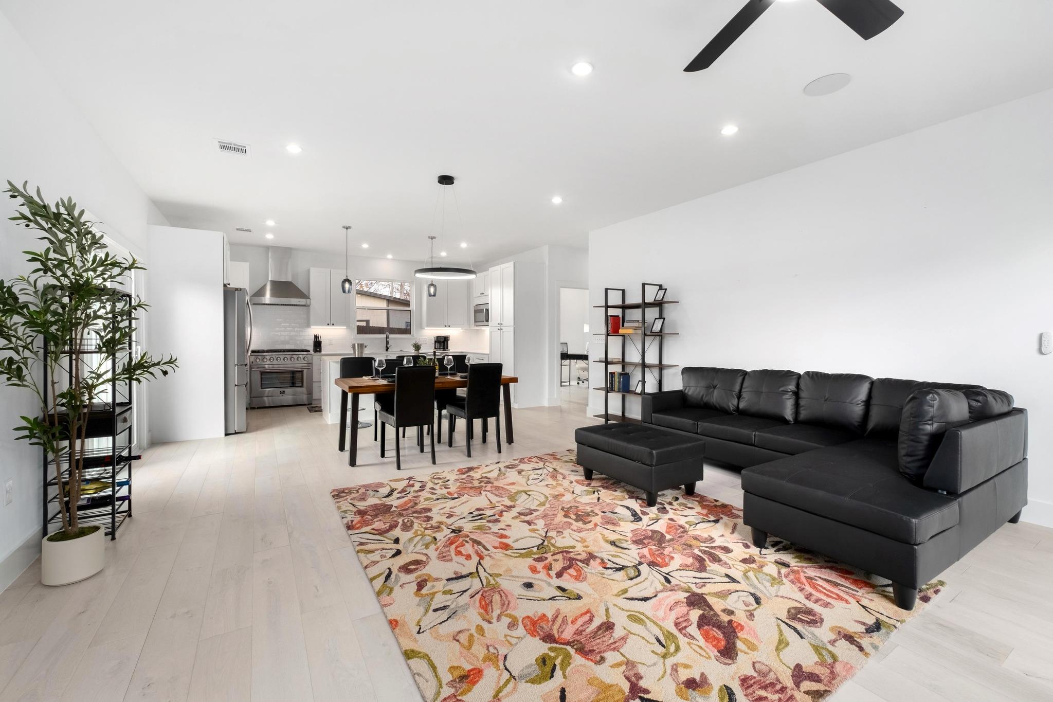 1500 Sylvan Glade # 1A, Austin, TX 78745