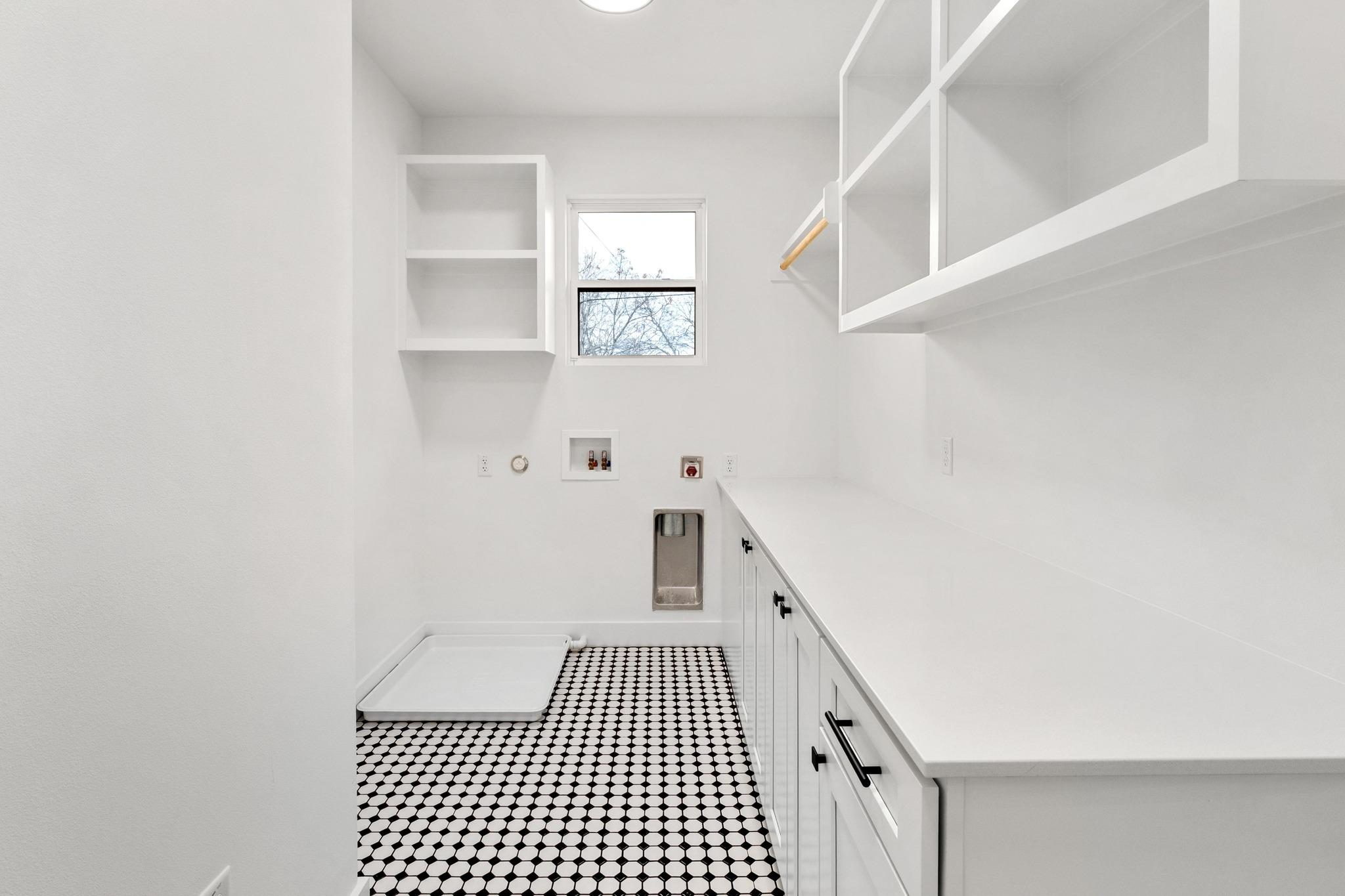 1500 Sylvan Glade # 1A, Austin, TX 78745