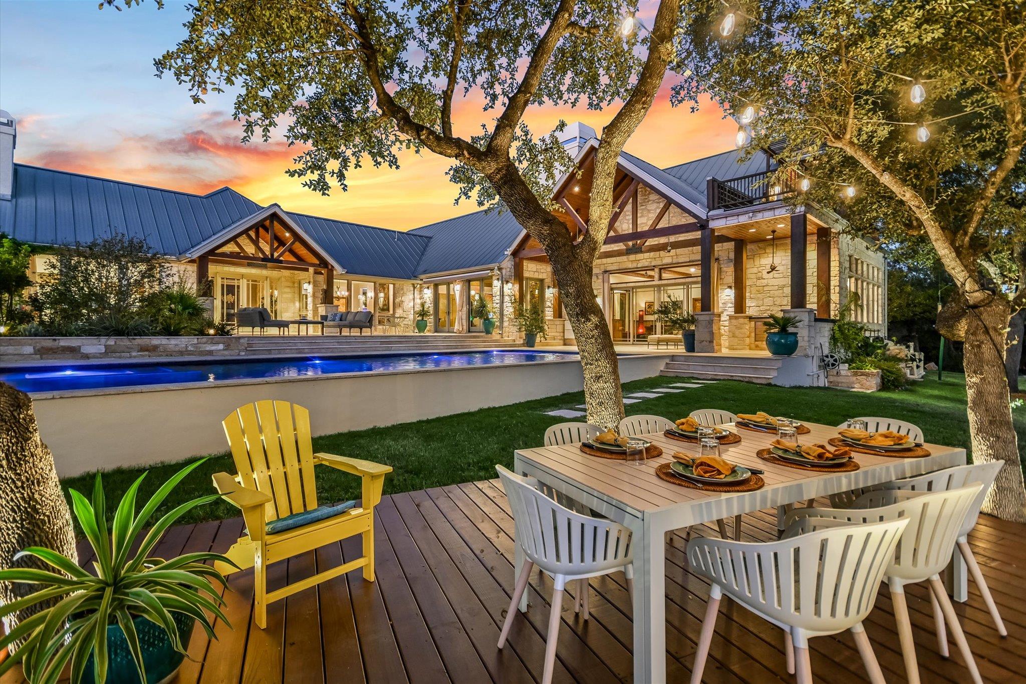 601 Crystal Creek Dr, Austin, TX 78746