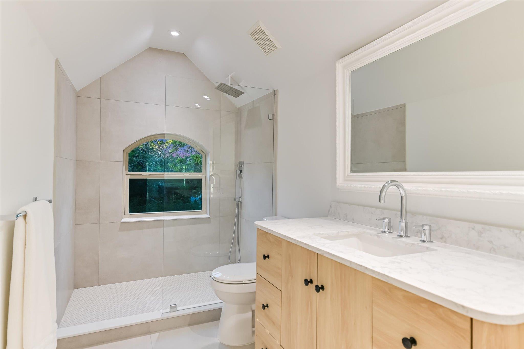 601 Crystal Creek Dr, Austin, TX 78746