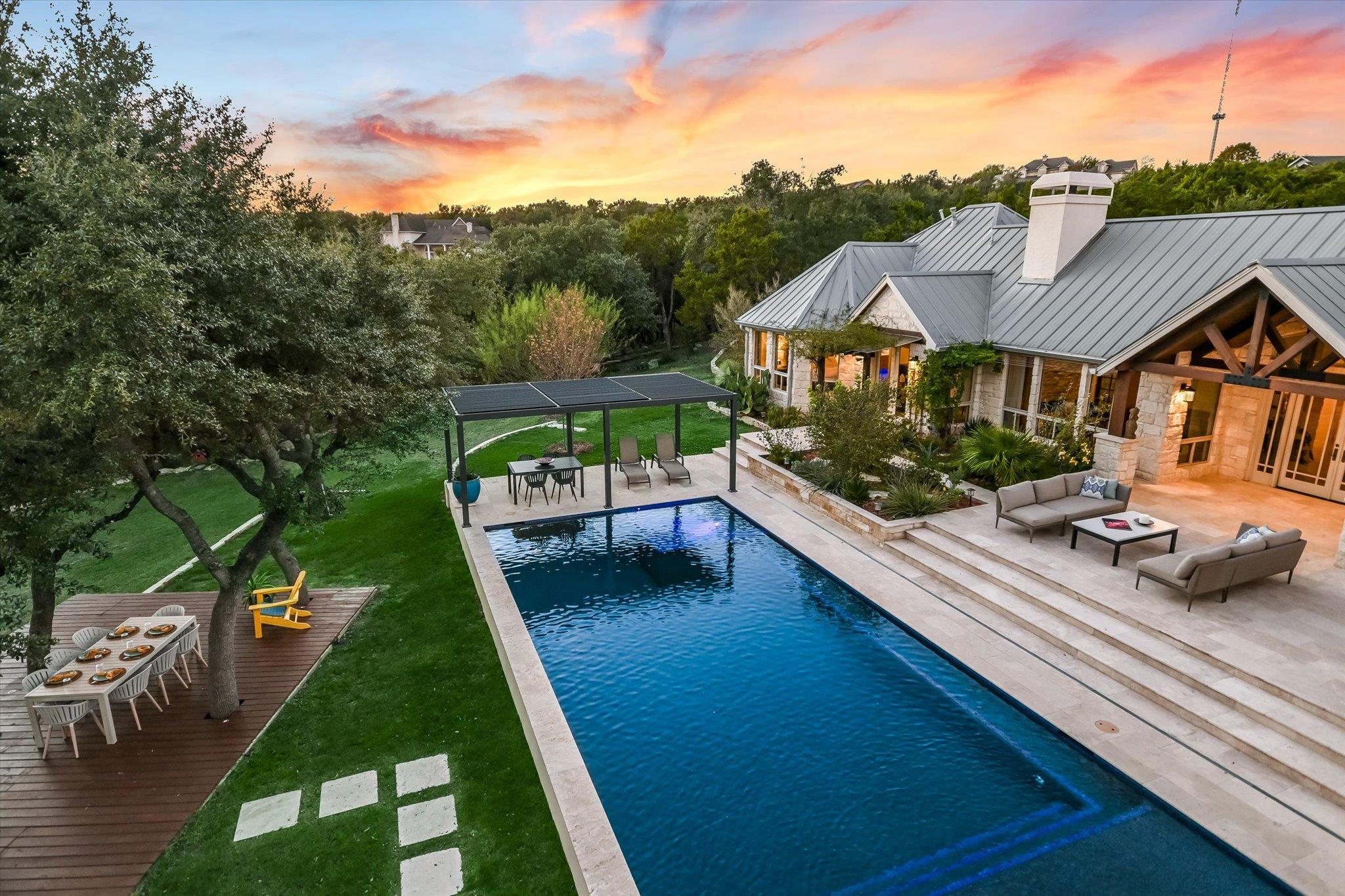 601 Crystal Creek Dr, Austin, TX 78746