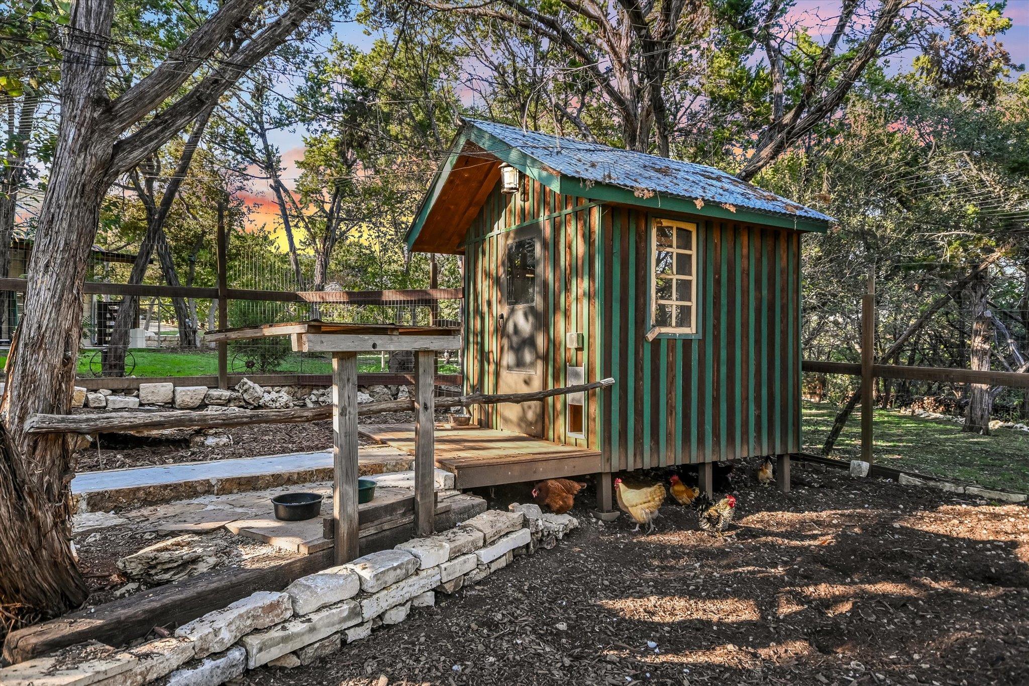 601 Crystal Creek Dr, Austin, TX 78746