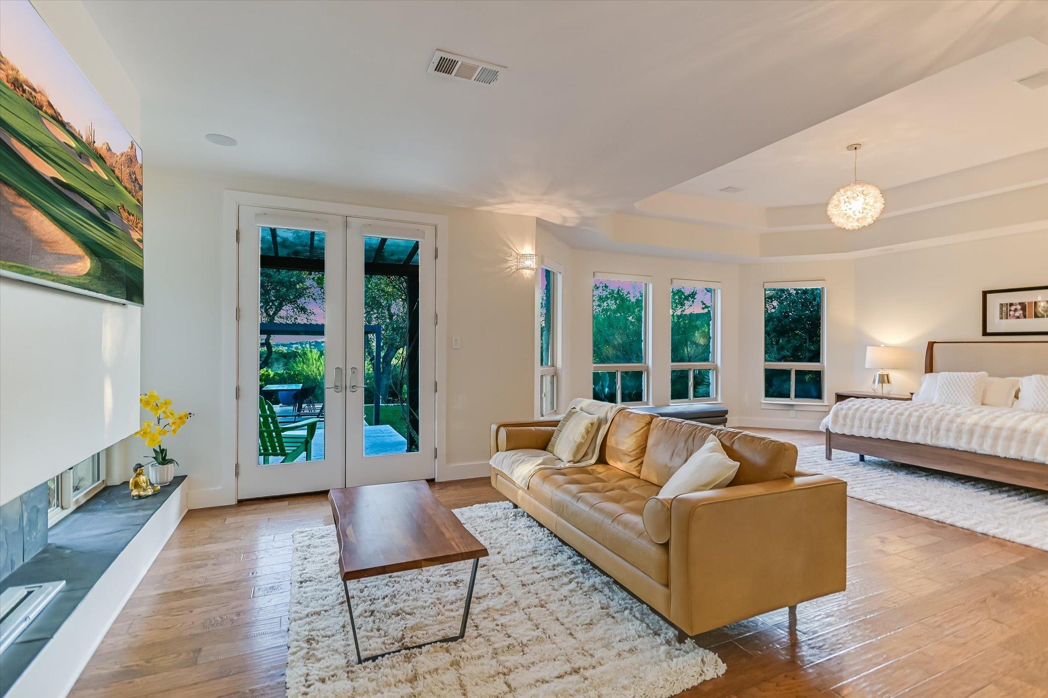 601 Crystal Creek Dr, Austin, TX 78746