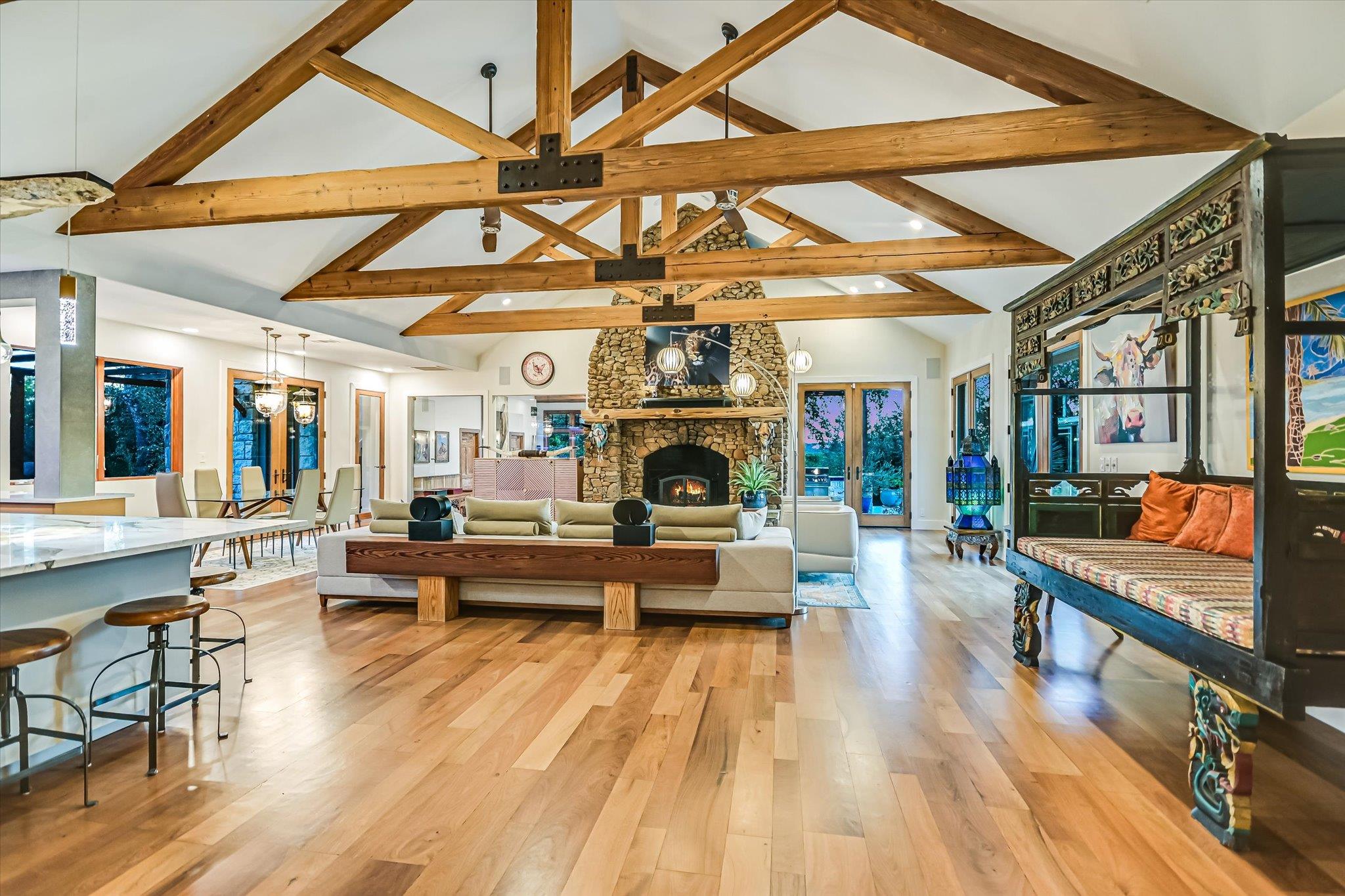 601 Crystal Creek Dr, Austin, TX 78746