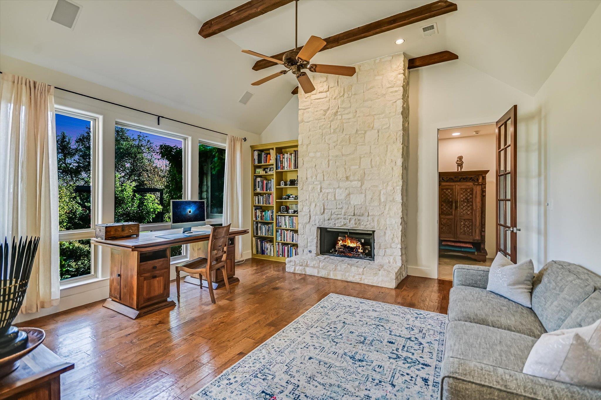 601 Crystal Creek Dr, Austin, TX 78746