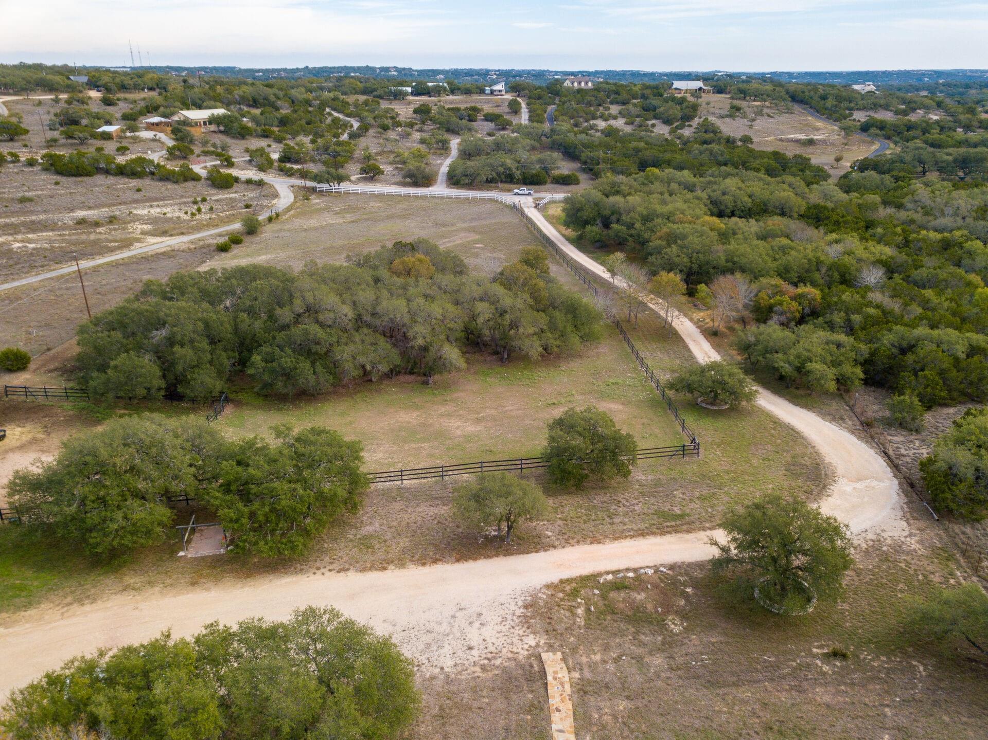 550 Hays Country Acres Rd, Dripping Springs, TX 78620