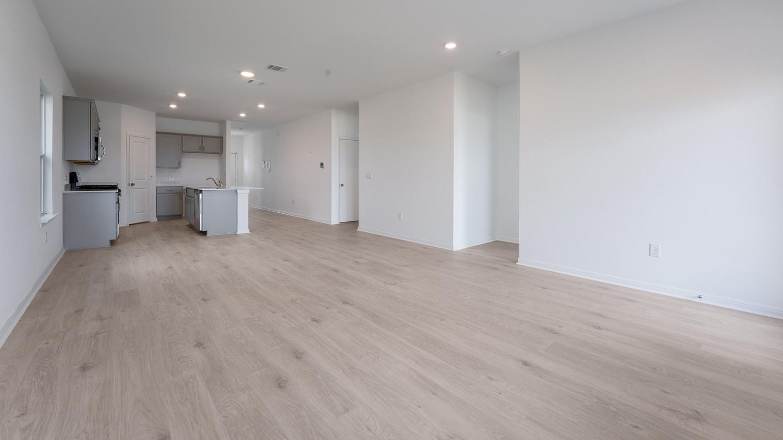 276 MUSTANG LAKE Cir, Buda, TX 78610