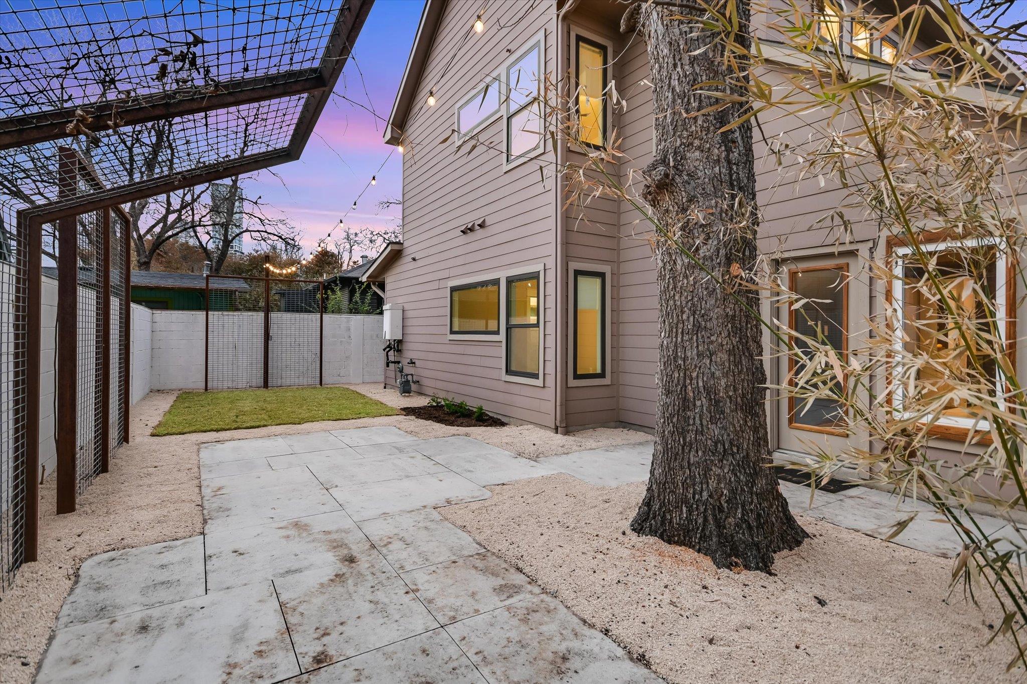 1613 Willow St, Austin, TX 78702