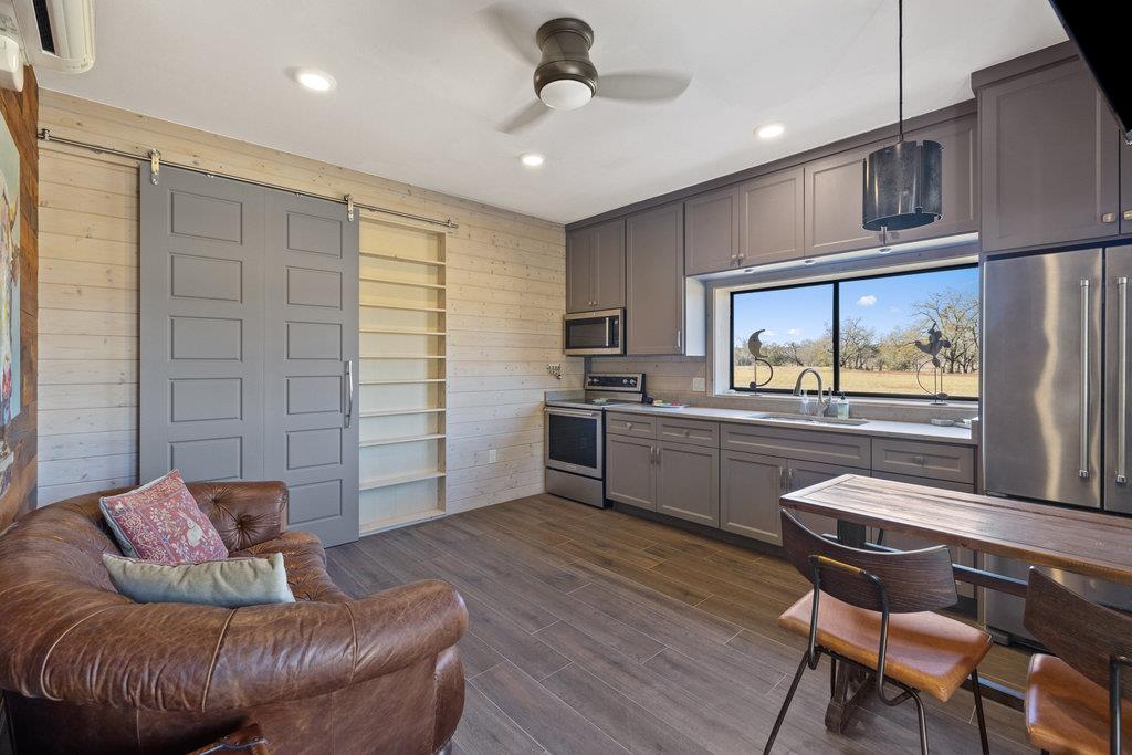 3550 Bell Springs Dr, Dripping Springs, TX 78620