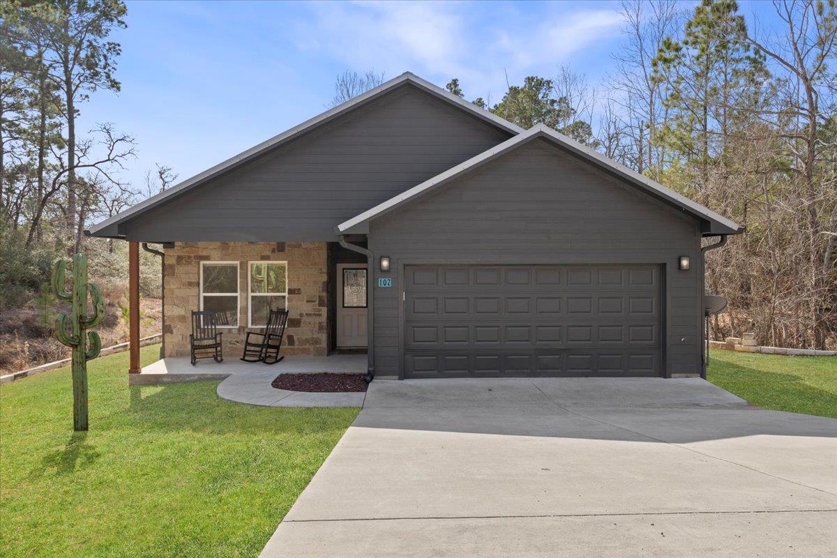 107 E Keamuku Ct, Bastrop, TX 78602