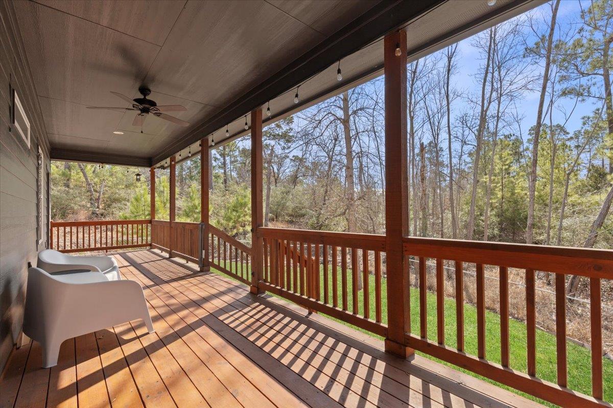 107 E Keamuku Ct, Bastrop, TX 78602