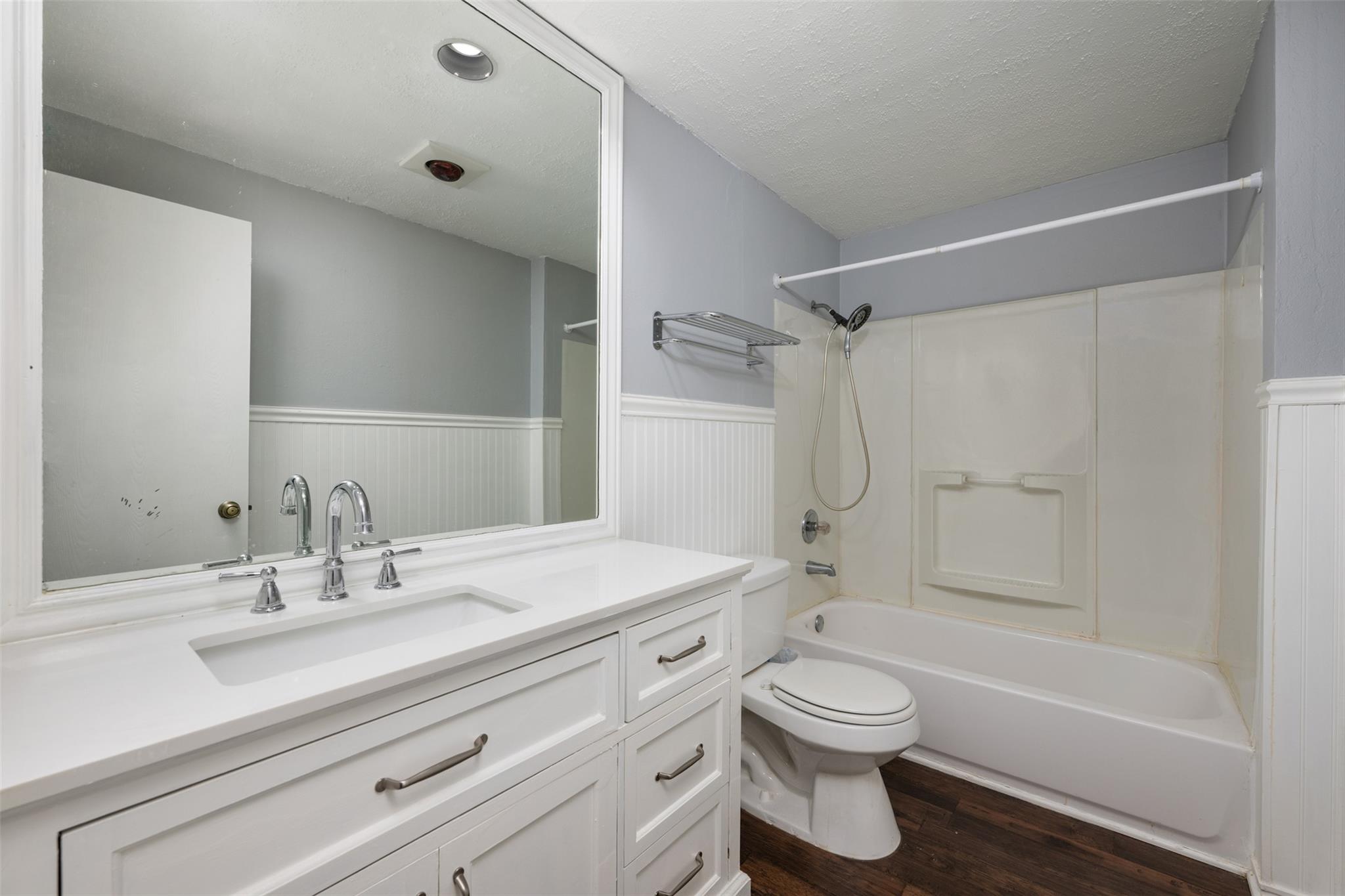 1408 Doonesbury Dr, Austin, TX 78758