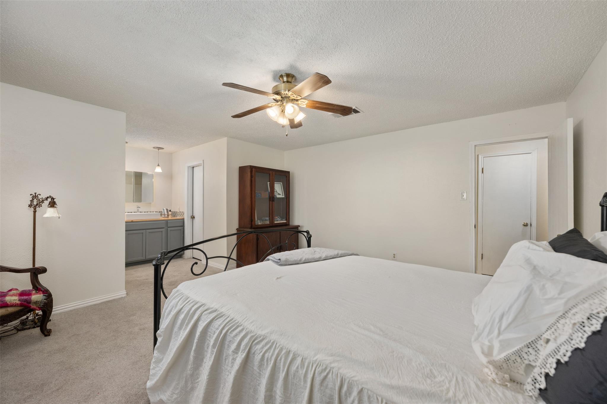 1408 Doonesbury Dr, Austin, TX 78758